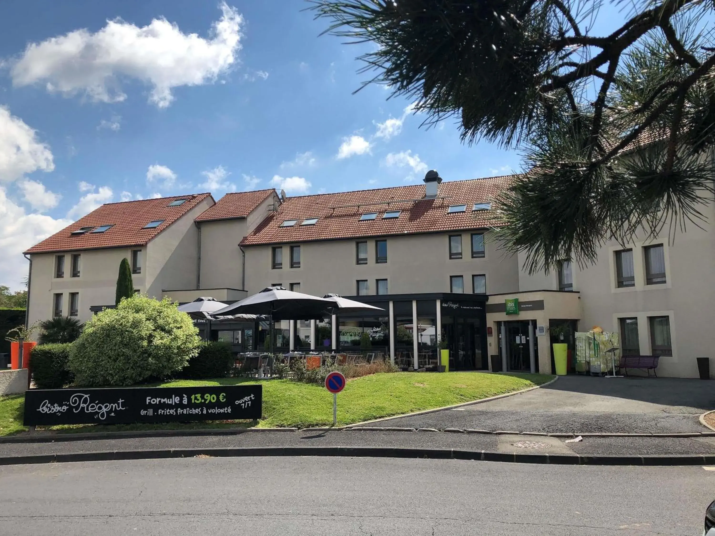 Property building in ibis Styles Clermont-Ferrand Aéroport Property building in ibis Styles Clermont-Ferrand Aéroport