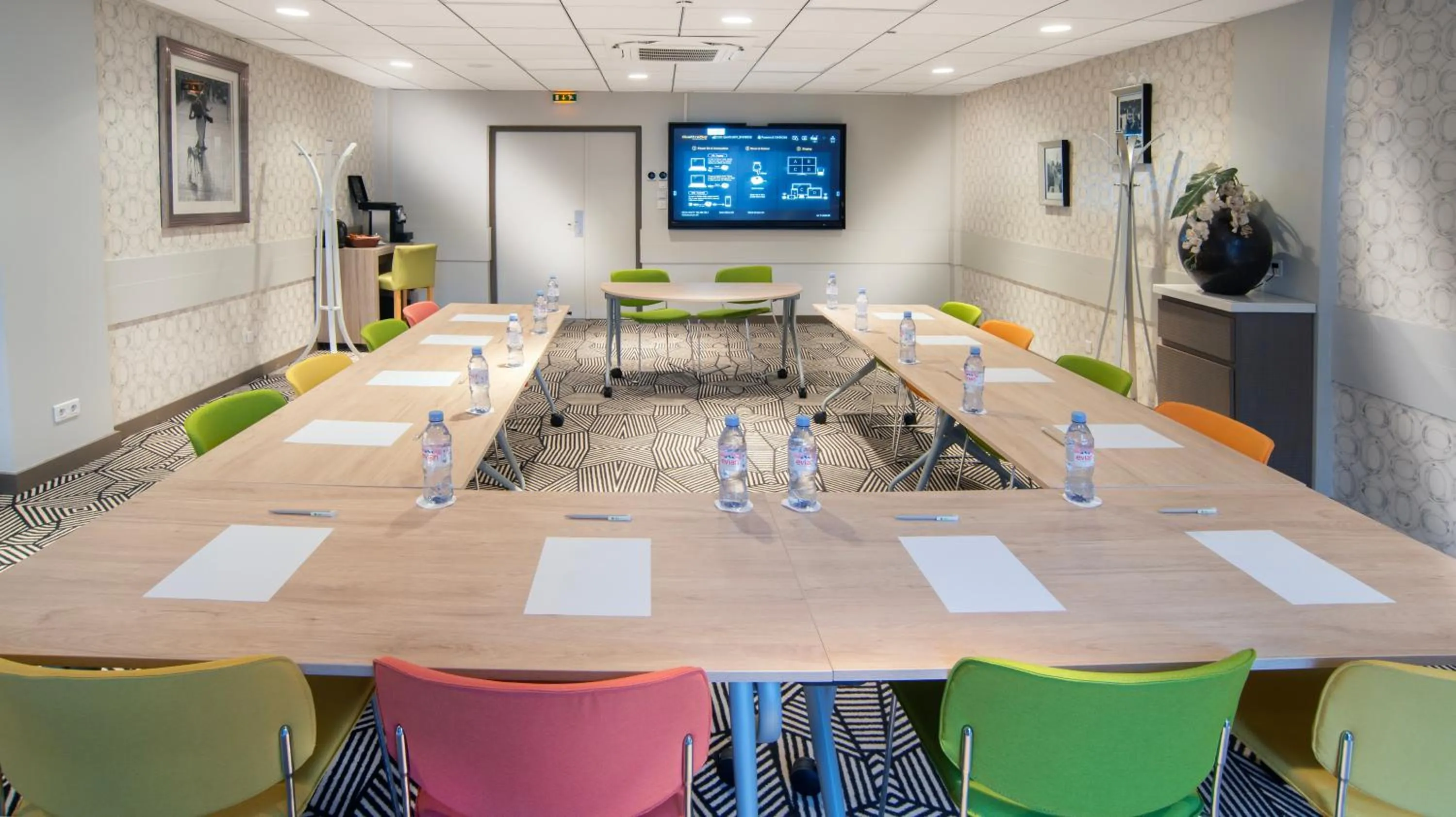 Meeting/conference room in ibis Styles Clermont-Ferrand Aéroport