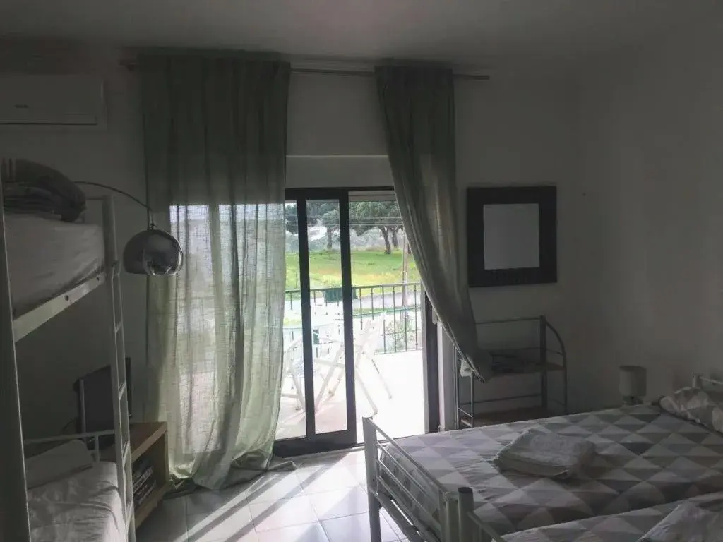 Bed in Sublime Sun & Van - By Meco Stays Bed in Sublime Sun & Van - By Meco Stays