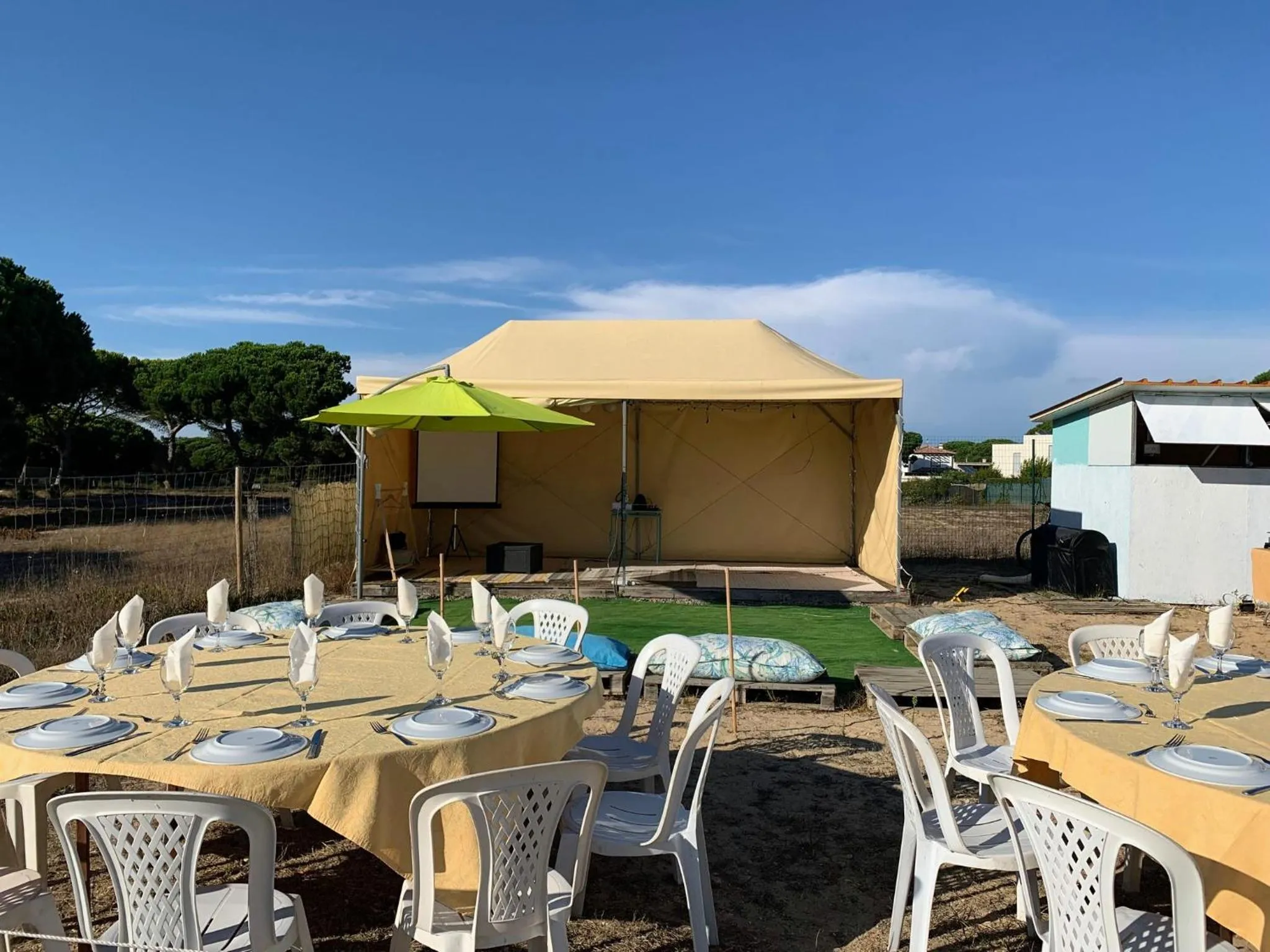 Sublime Sun & Van - By Meco Stays