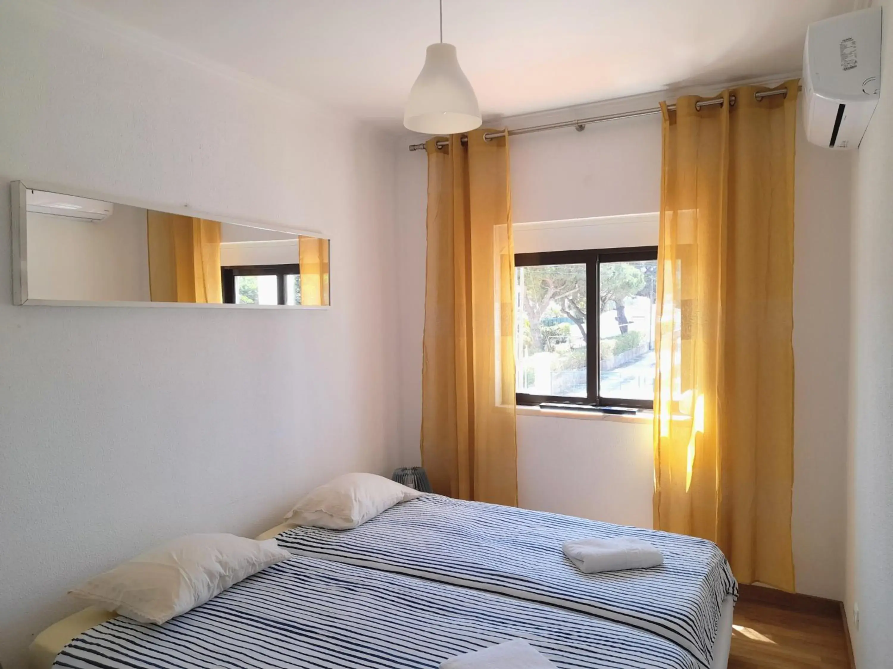 Bed in Sublime Sun & Van - By Meco Stays Bed in Sublime Sun & Van - By Meco Stays