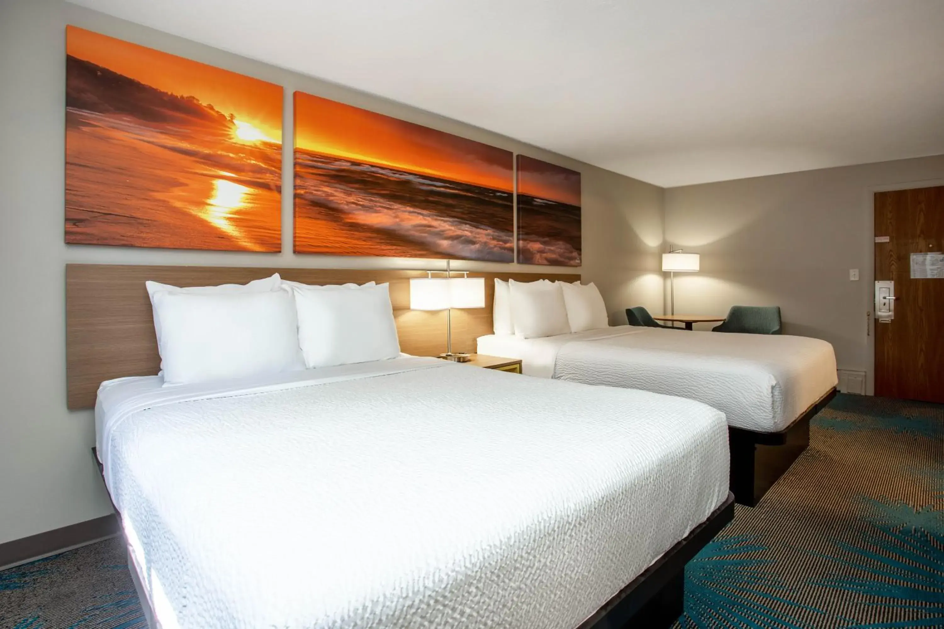 Queen Room with Two Queen Beds - Non-Smoking in Days Inn by Wyndham Marquette Queen Room with Two Queen Beds - Non-Smoking in Days Inn by Wyndham Marquette