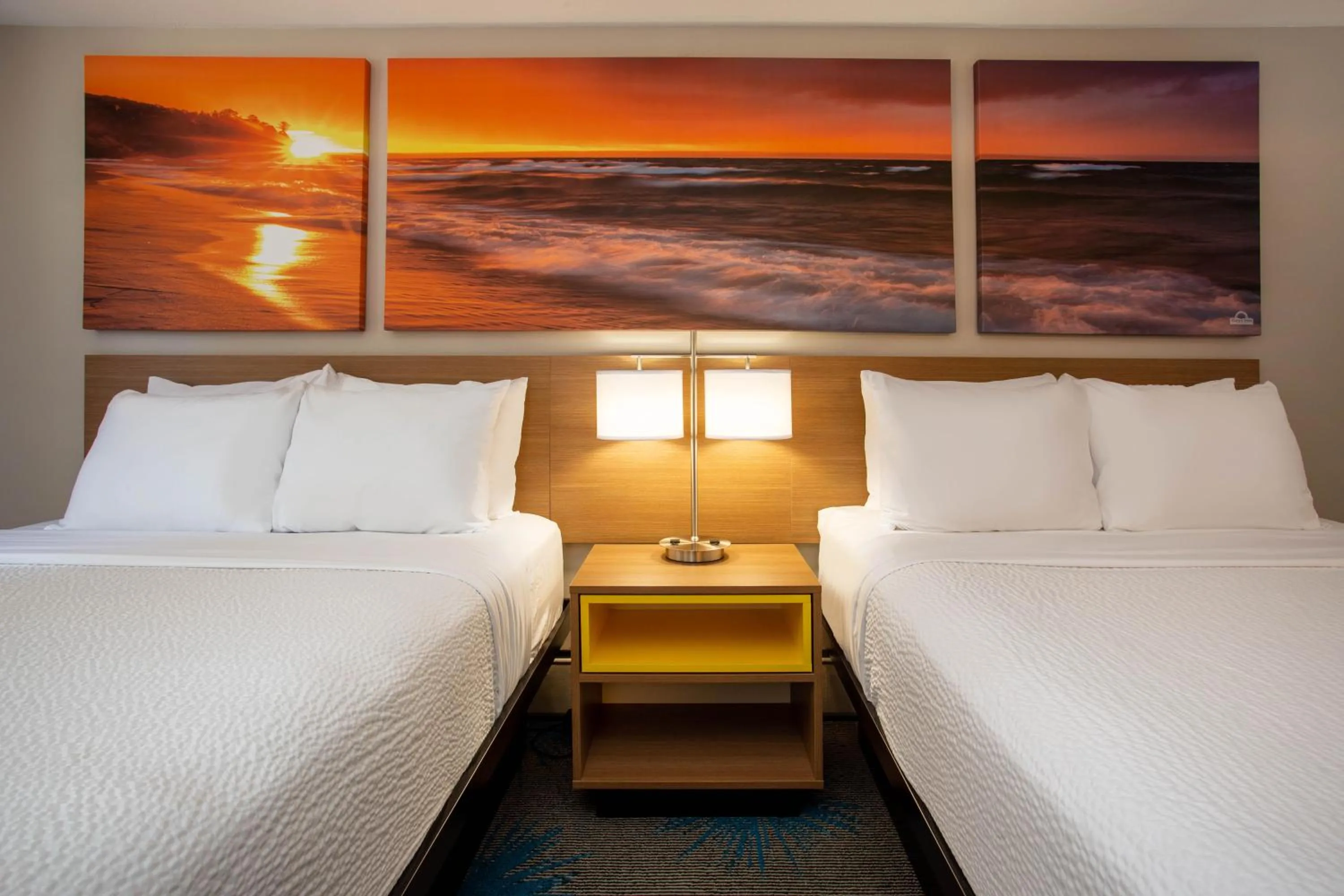 Bed in Days Inn by Wyndham Marquette