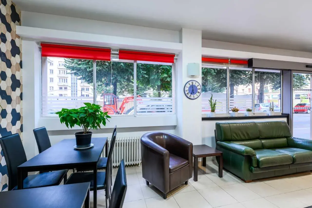 Living room in Comfort Hotel Rouen Alba Living room in Comfort Hotel Rouen Alba