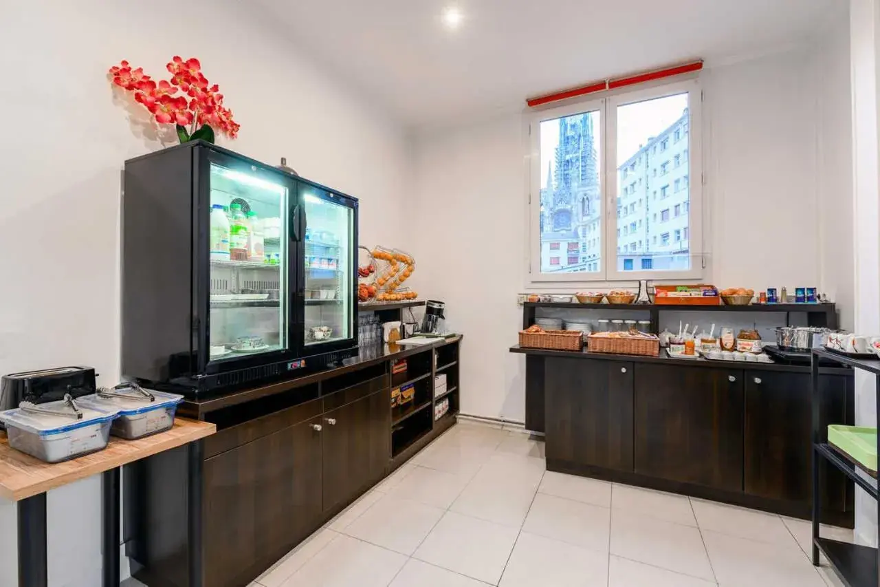 Food and drinks in Comfort Hotel Rouen Alba Food and drinks in Comfort Hotel Rouen Alba