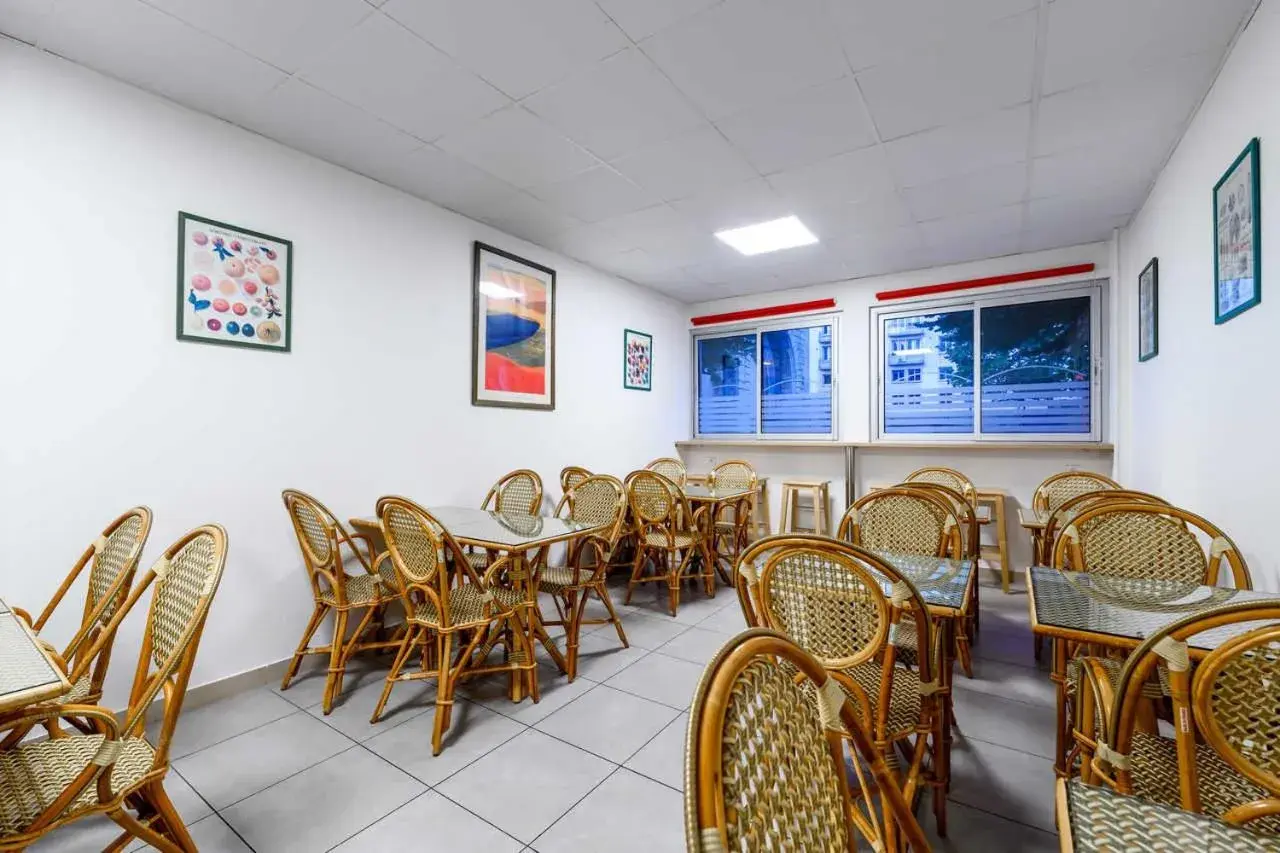 Restaurant/places to eat in Comfort Hotel Rouen Alba Restaurant/places to eat in Comfort Hotel Rouen Alba