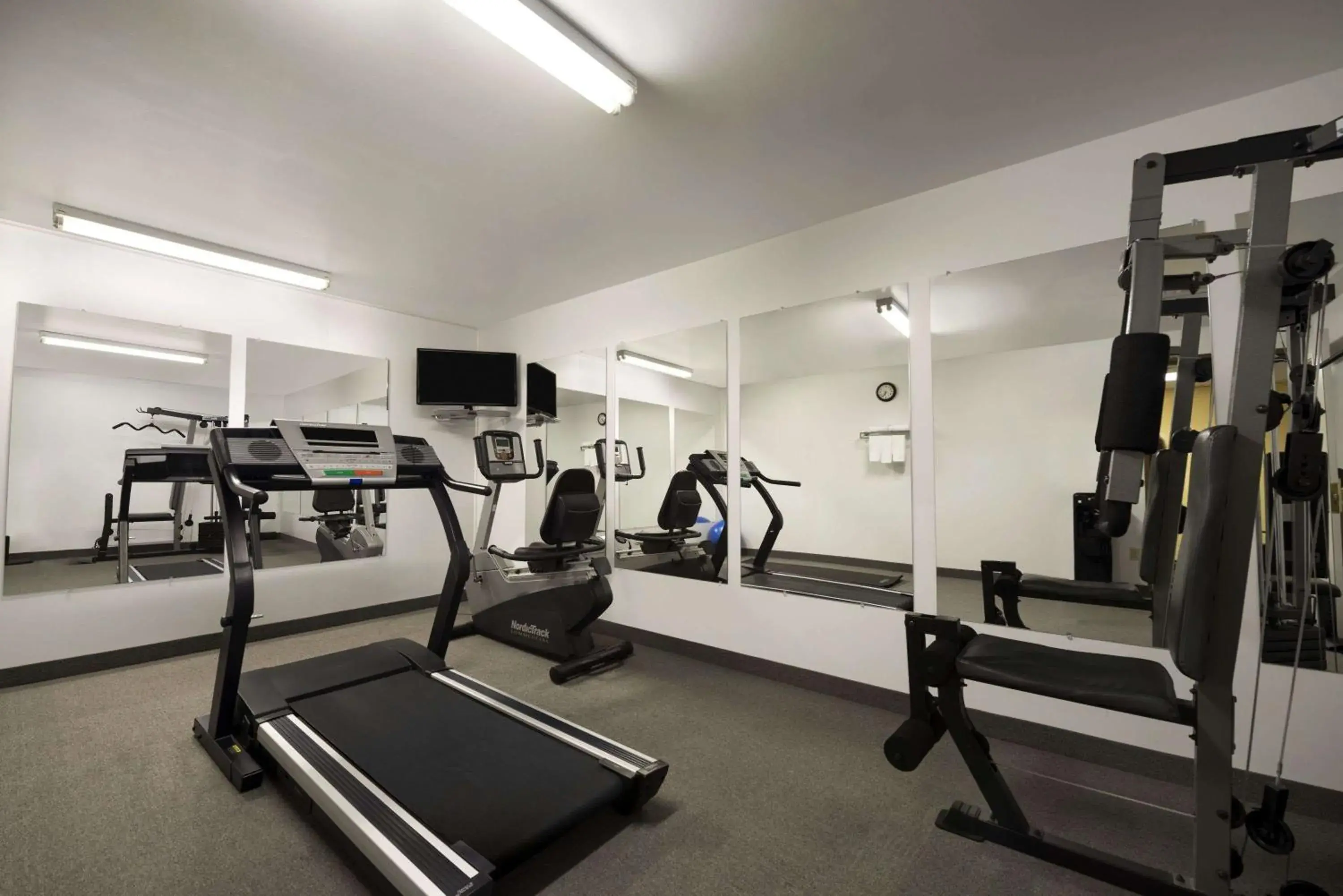 Fitness centre/facilities in Days Inn by Wyndham Grayling Fitness centre/facilities in Days Inn by Wyndham Grayling