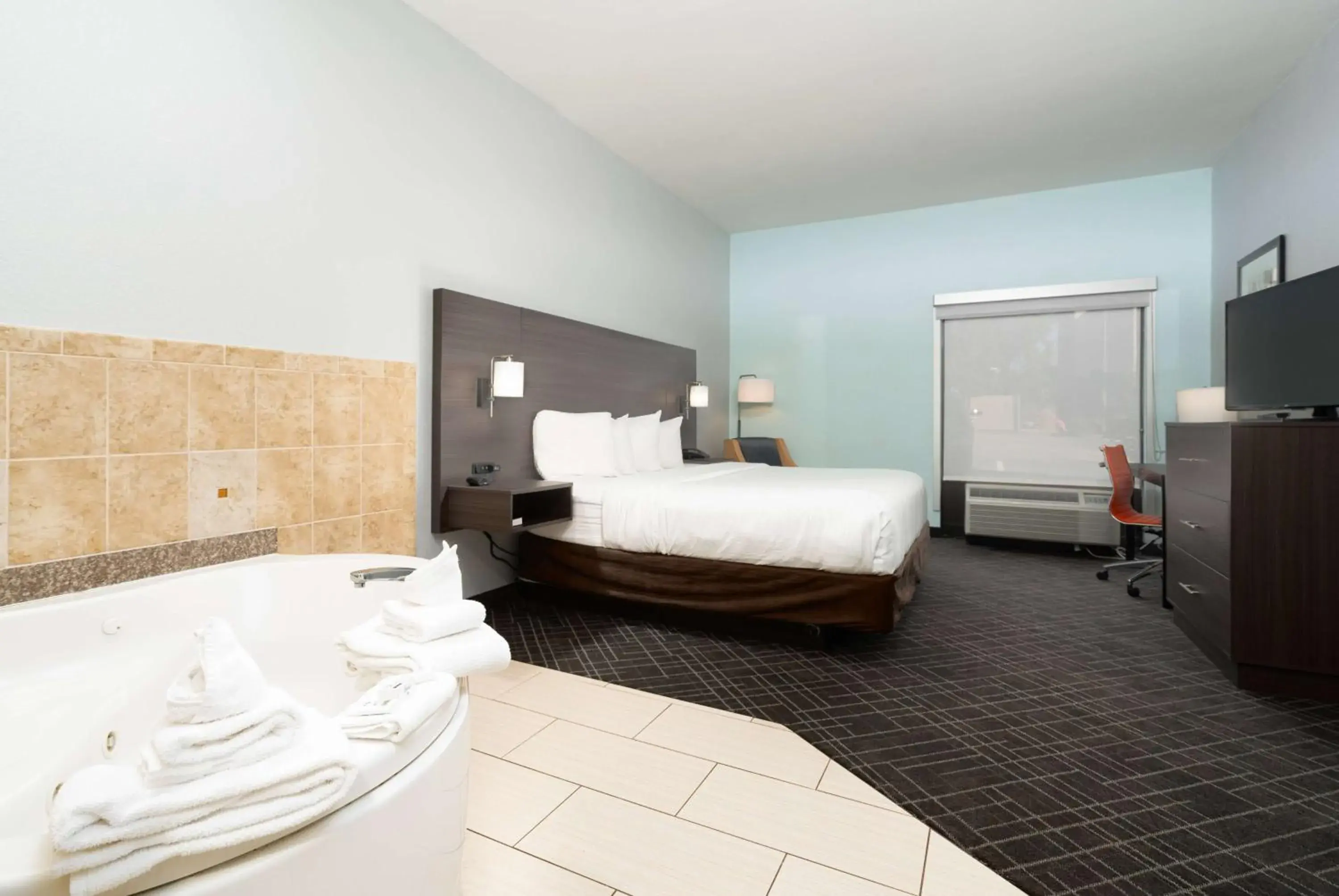 Photo of the whole room, Bed in Baymont by Wyndham Augusta Riverwatch Photo of the whole room, Bed in Baymont by Wyndham Augusta Riverwatch