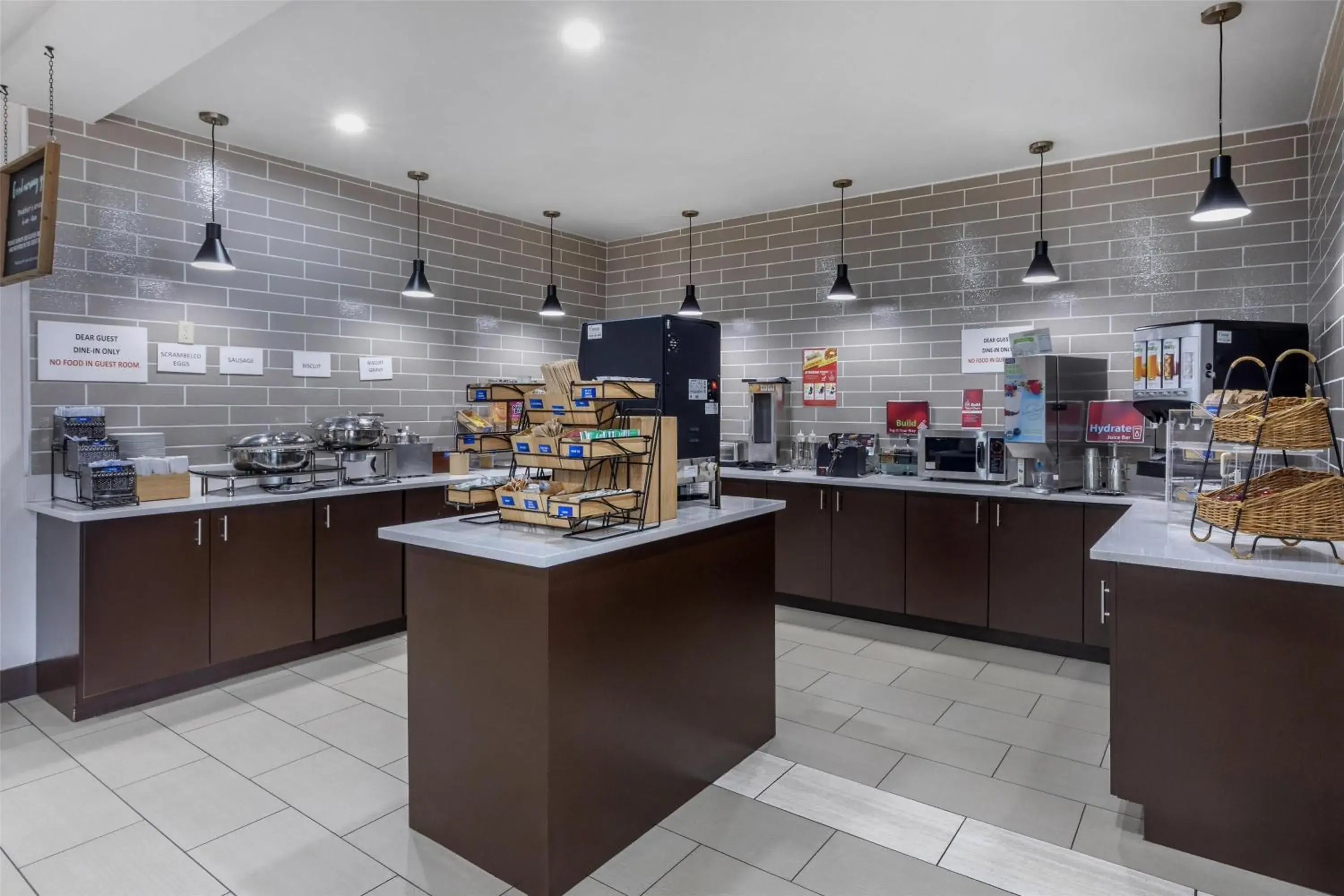 Breakfast in Best Western Plus Denton Inn & Suites Breakfast in Best Western Plus Denton Inn & Suites