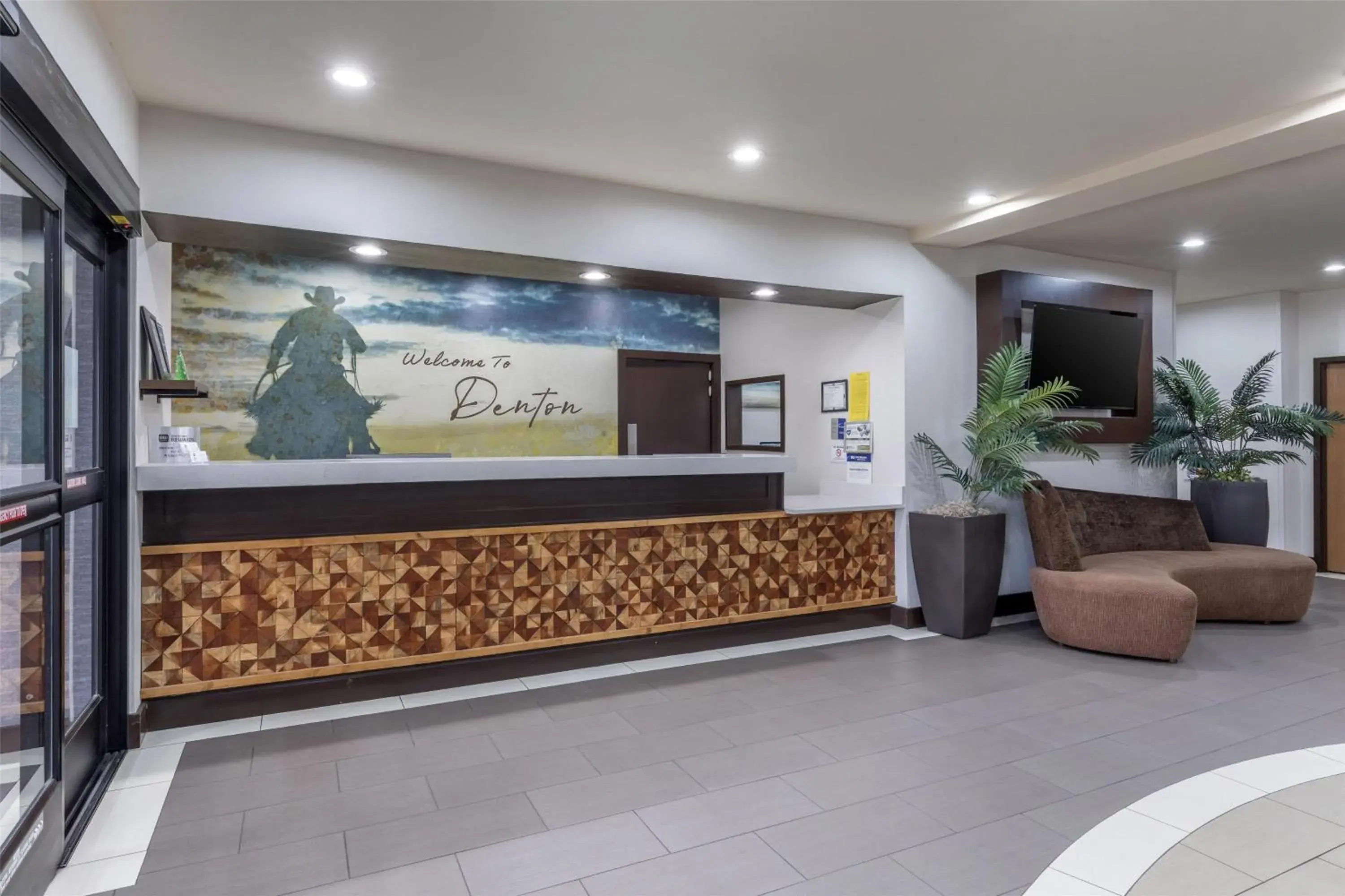 Lobby or reception in Best Western Plus Denton Inn & Suites Lobby or reception in Best Western Plus Denton Inn & Suites