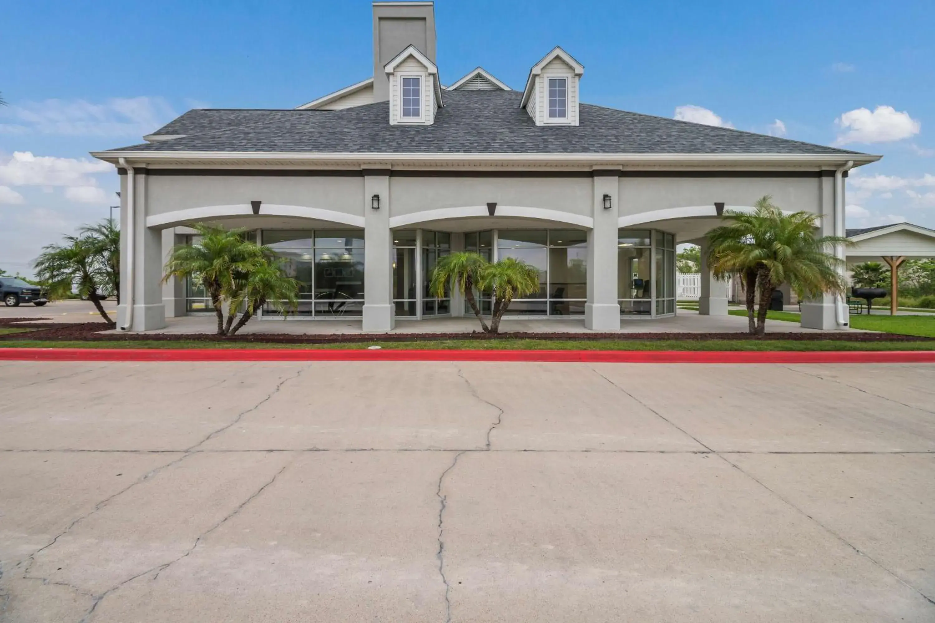 Property building in Studio 6-Ingleside, TX Property building in Studio 6-Ingleside, TX