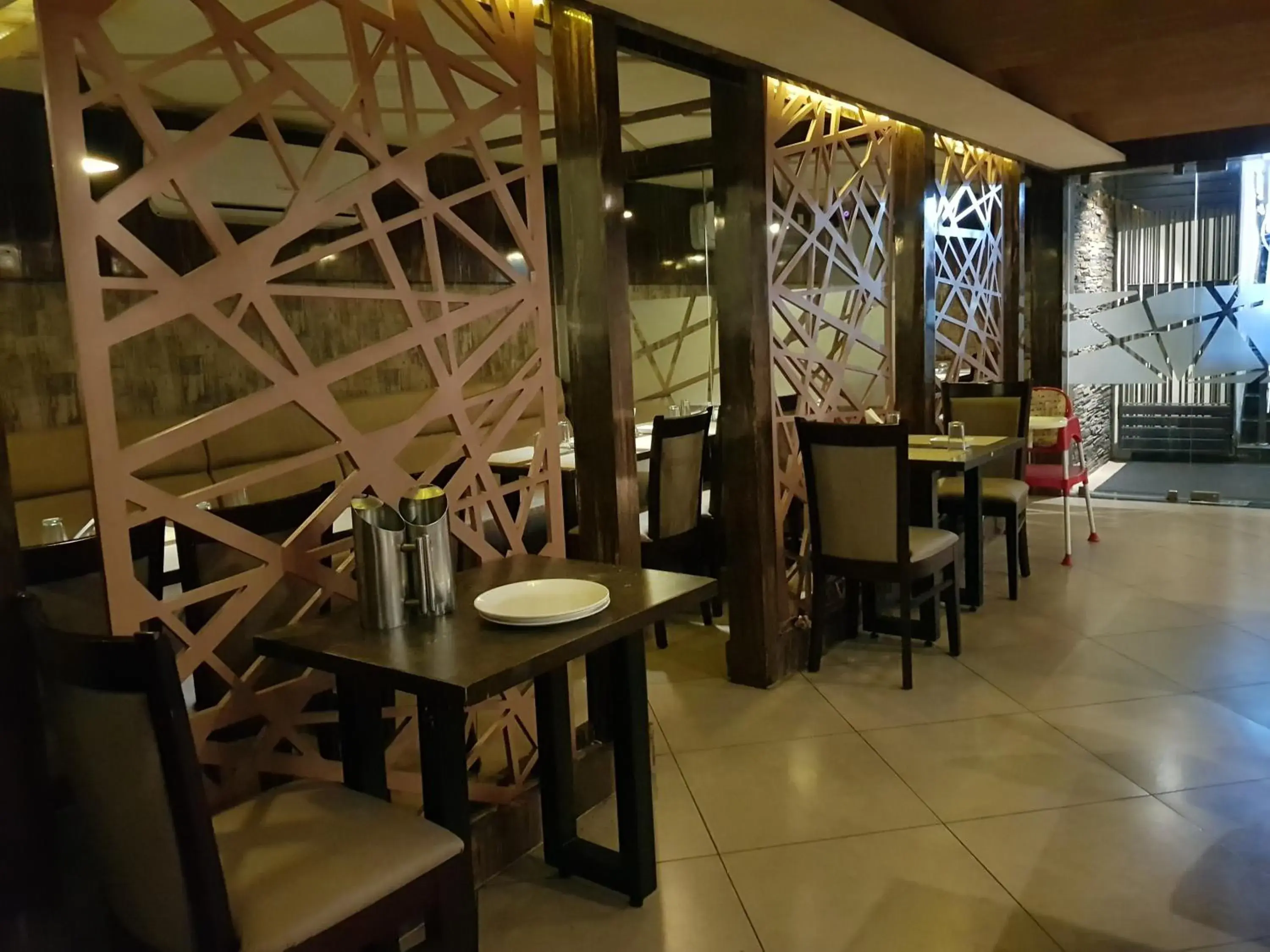 Restaurant/Places to Eat in Liza Regency