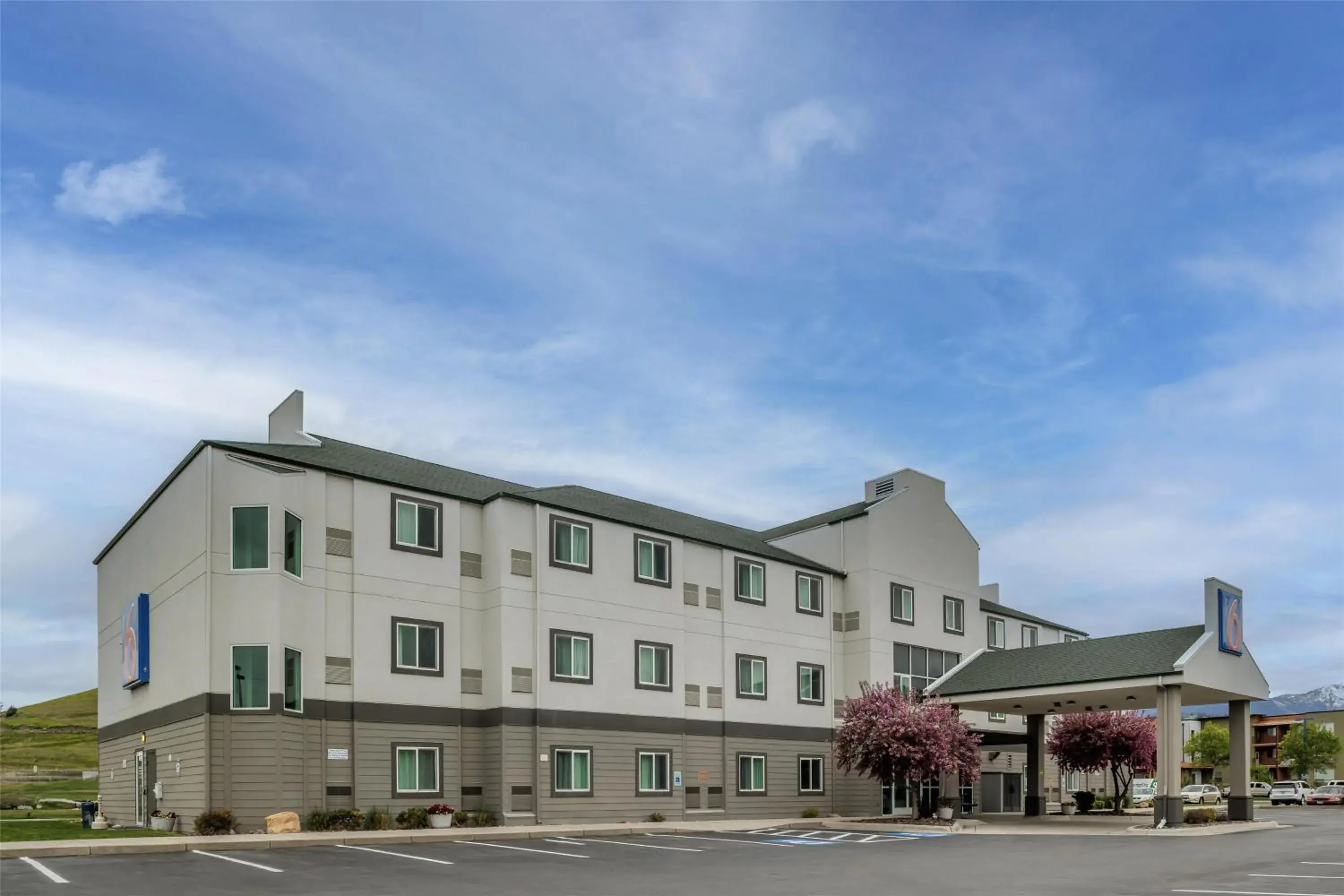 Property building in Motel 6-Missoula, MT Property building in Motel 6-Missoula, MT