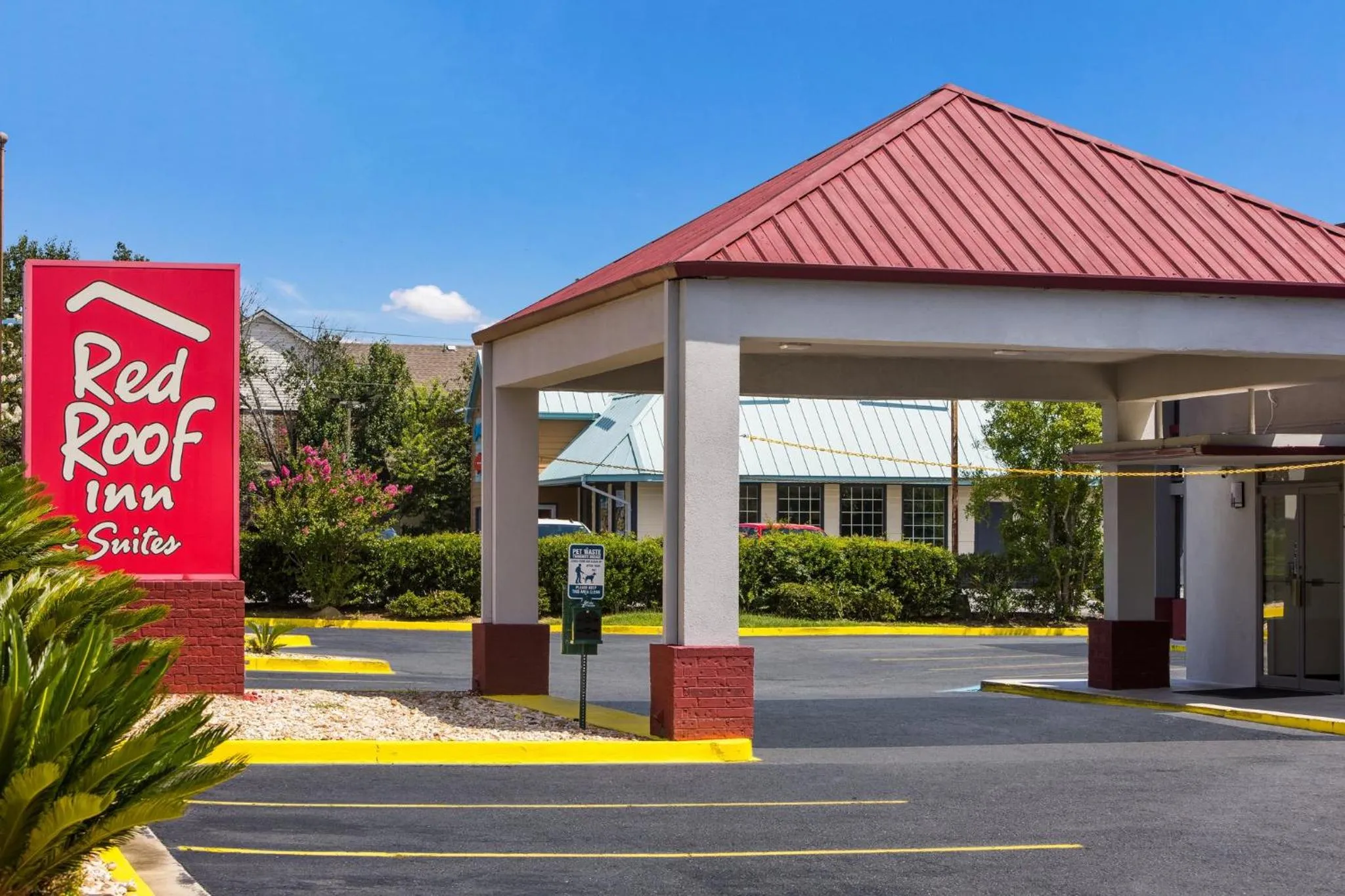 Property building in Red Roof Inn & Suites Statesboro - University