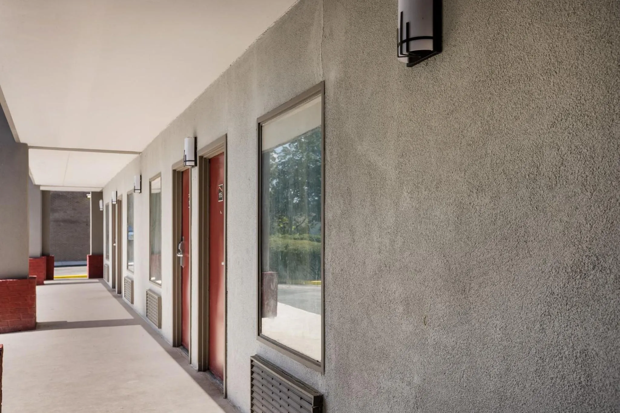 Property building in Red Roof Inn & Suites Statesboro - University