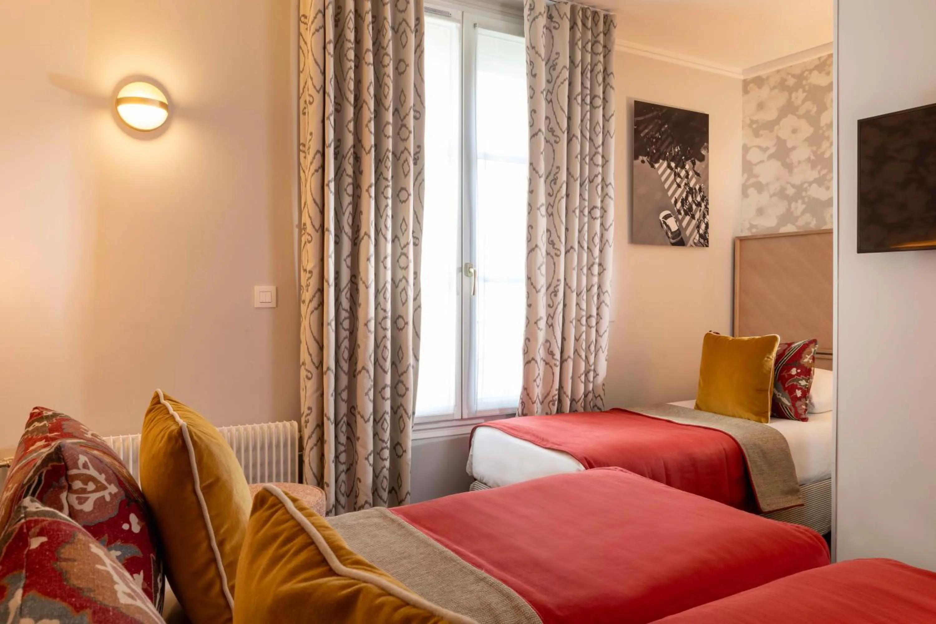 Bedroom, Bed in Jardins Eiffel