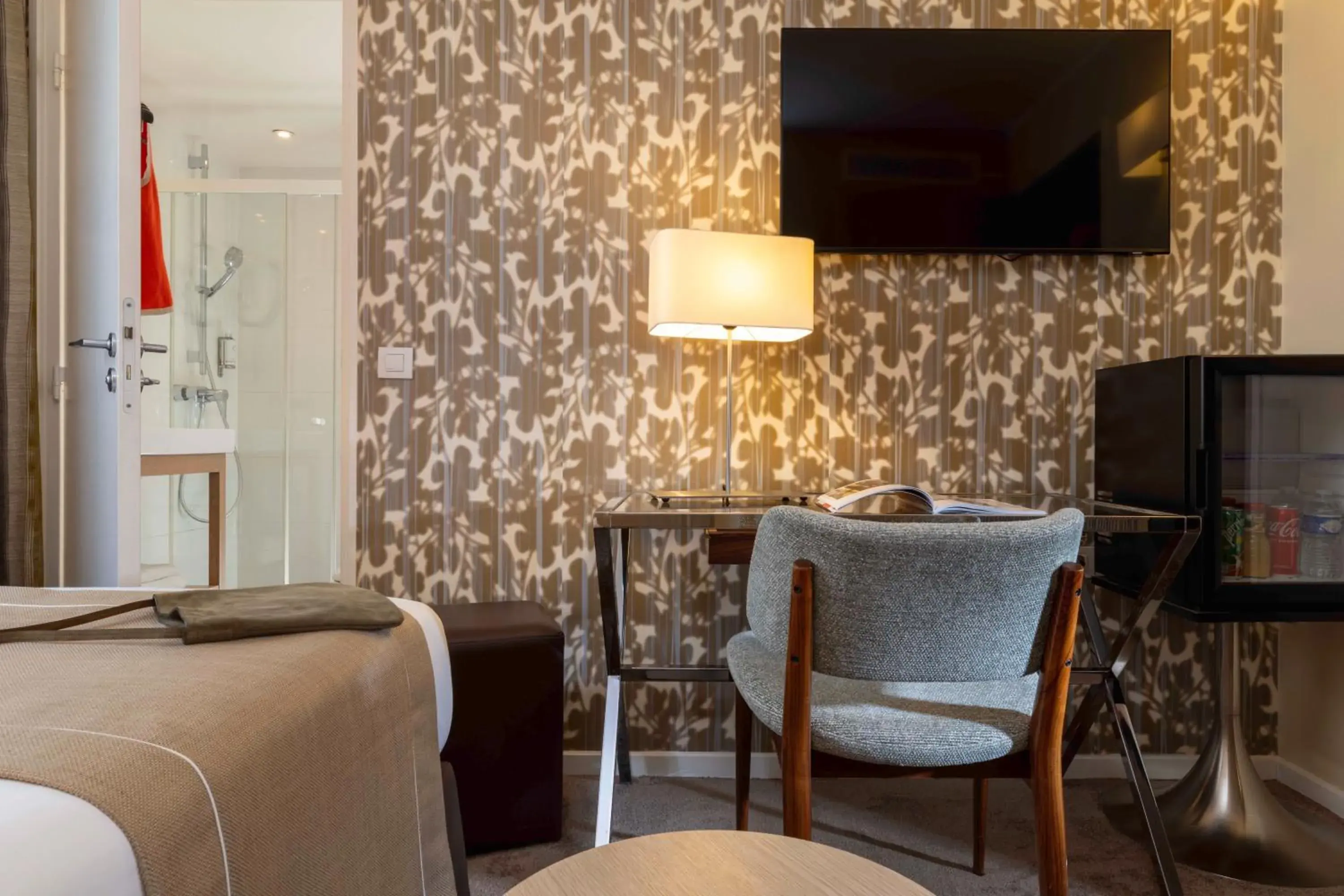 Bedroom, Bed in Jardins Eiffel Bedroom, Bed in Jardins Eiffel