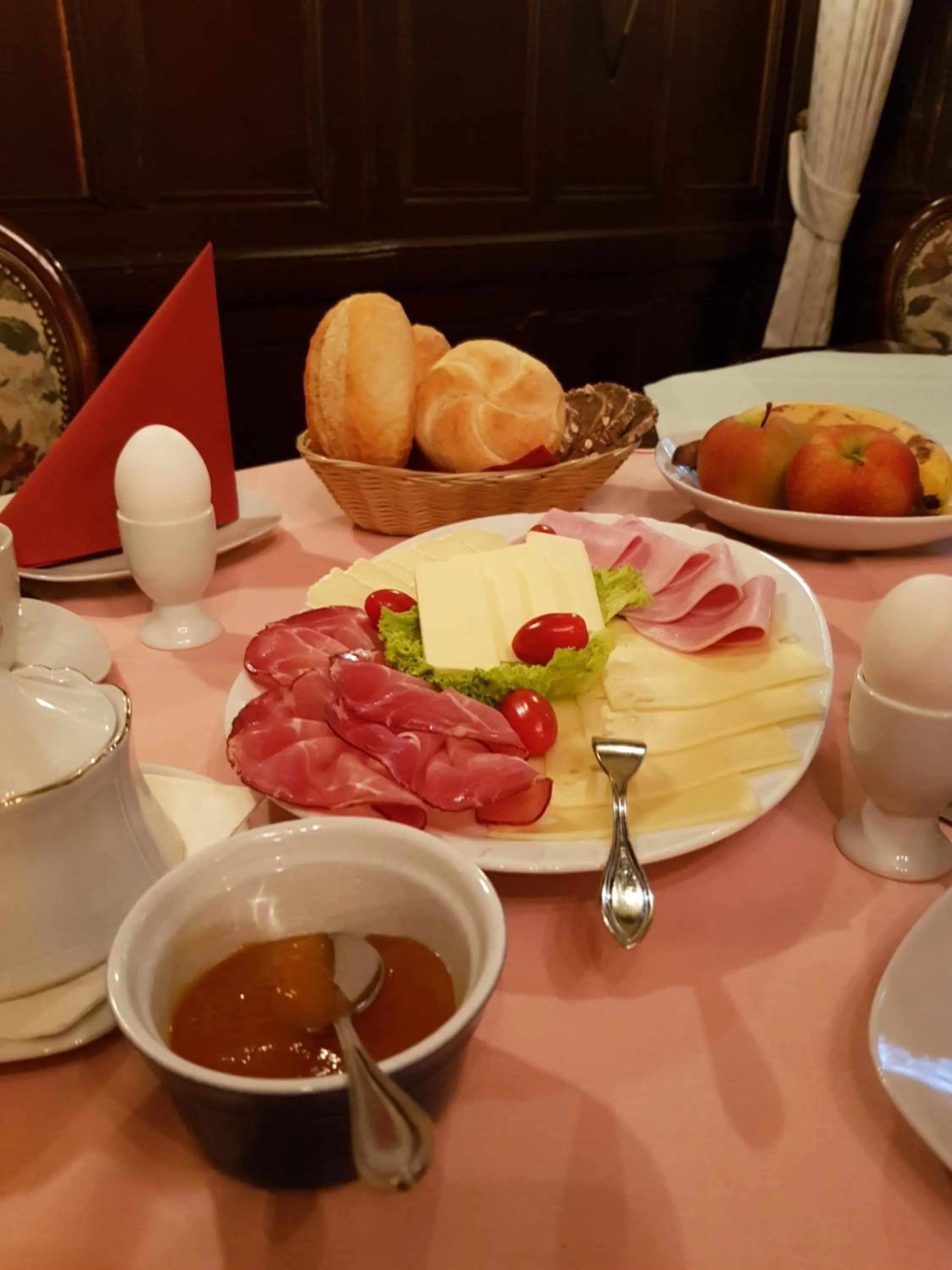 Breakfast in Parkschlösschen in Greiz