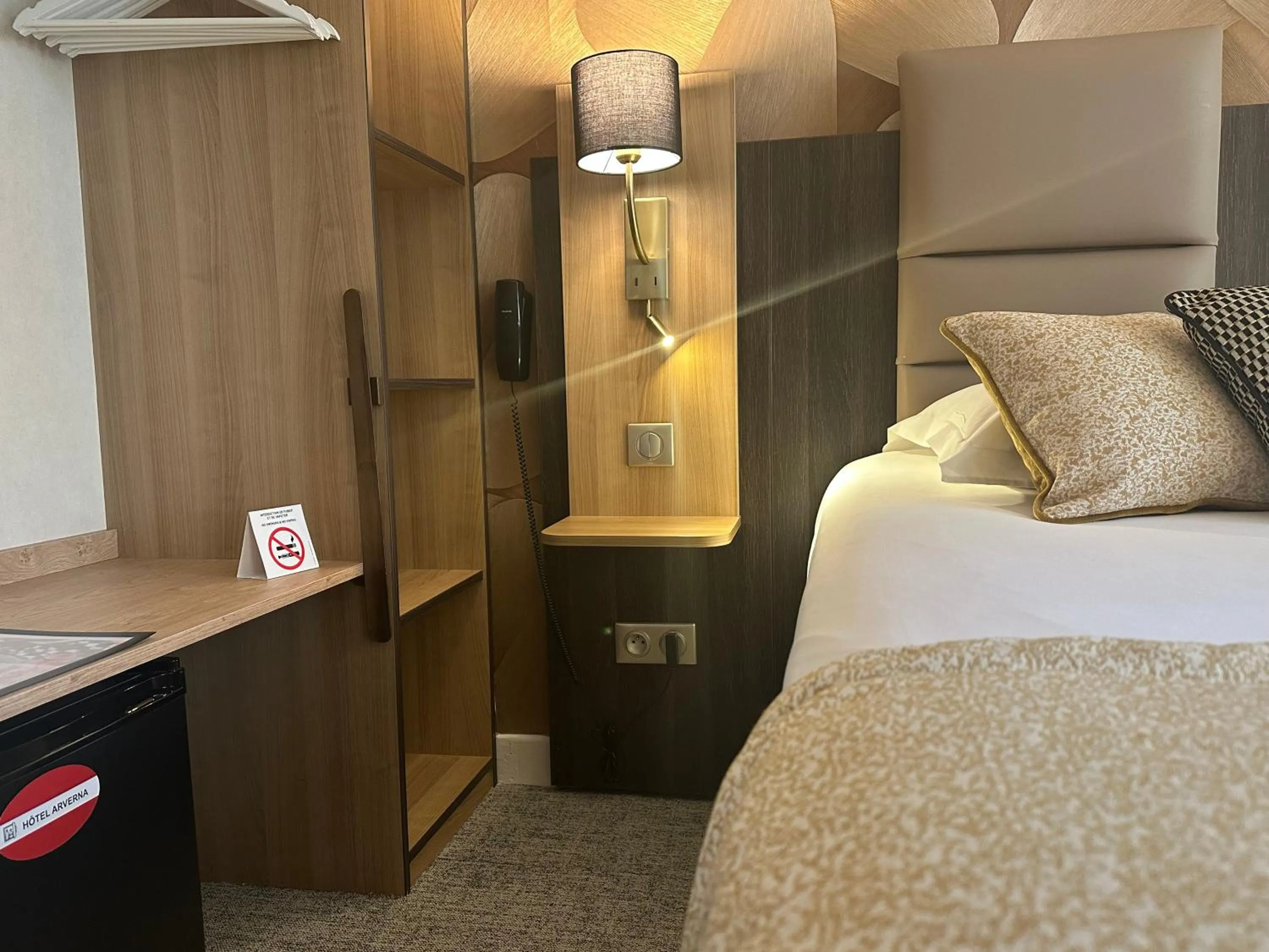 Photo of the whole room, Bed in HOTEL ARVERNA VICHY - ClT'HOTEL