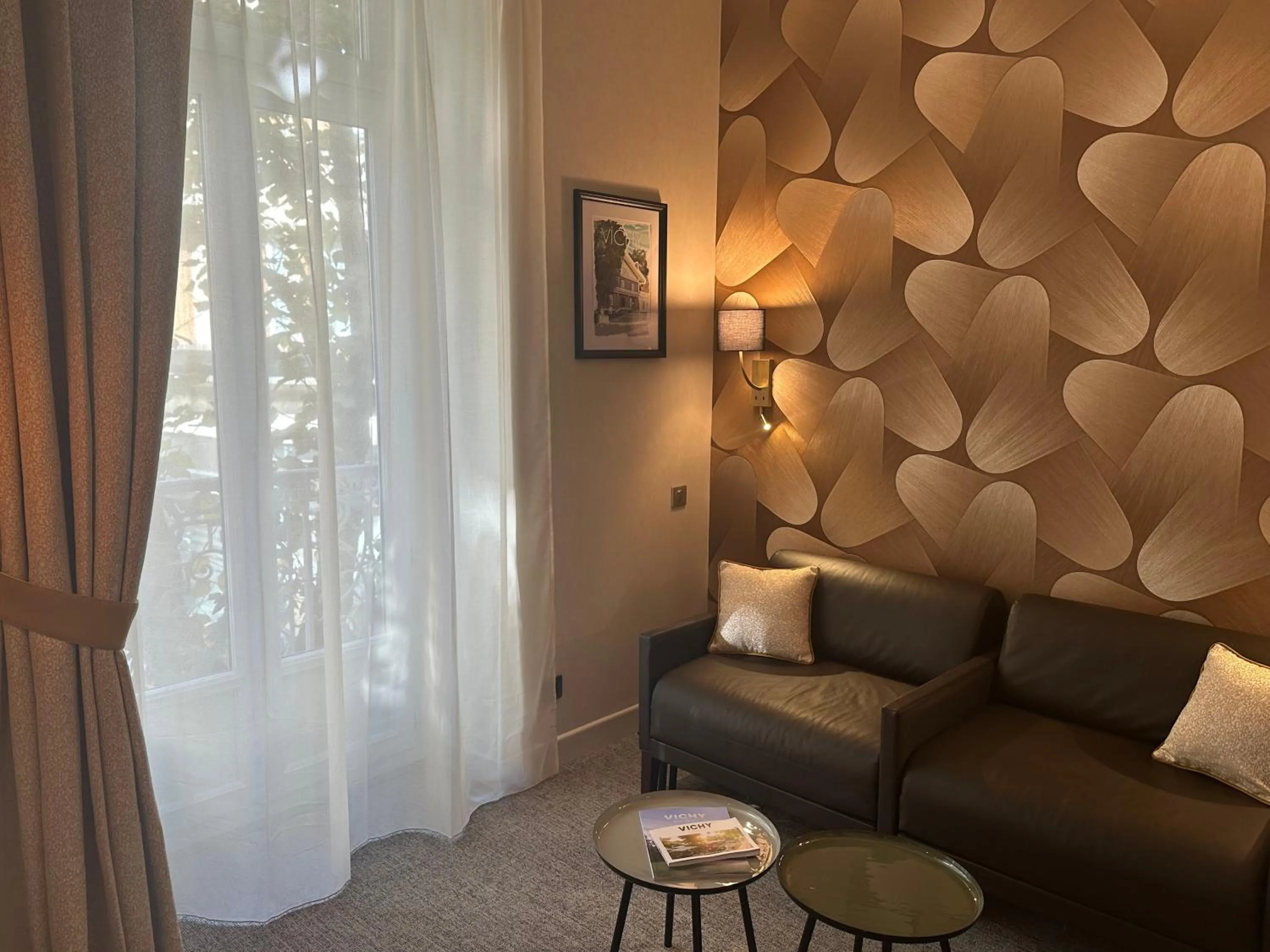 Bedroom in HOTEL ARVERNA VICHY - ClT'HOTEL