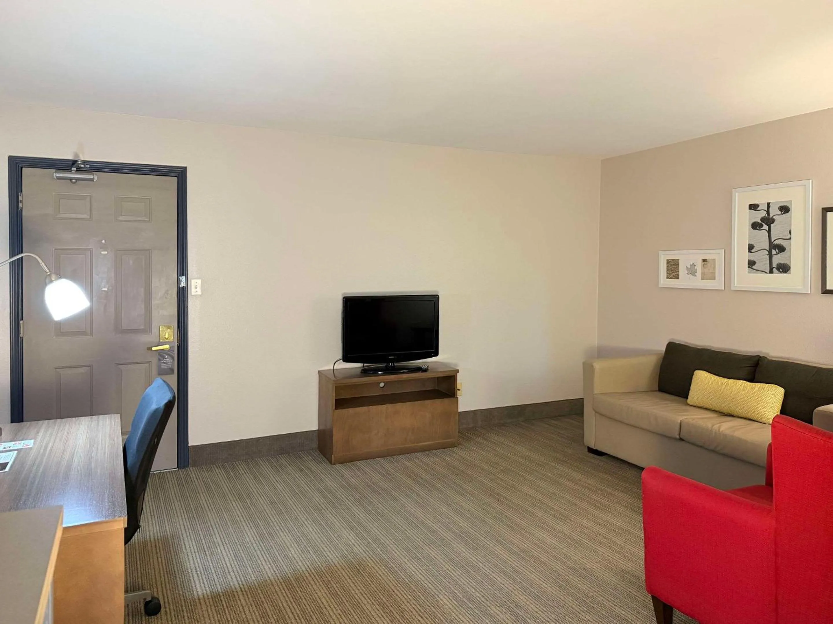 Bedroom in Country Inn & Suites by Radisson, Harlingen, TX