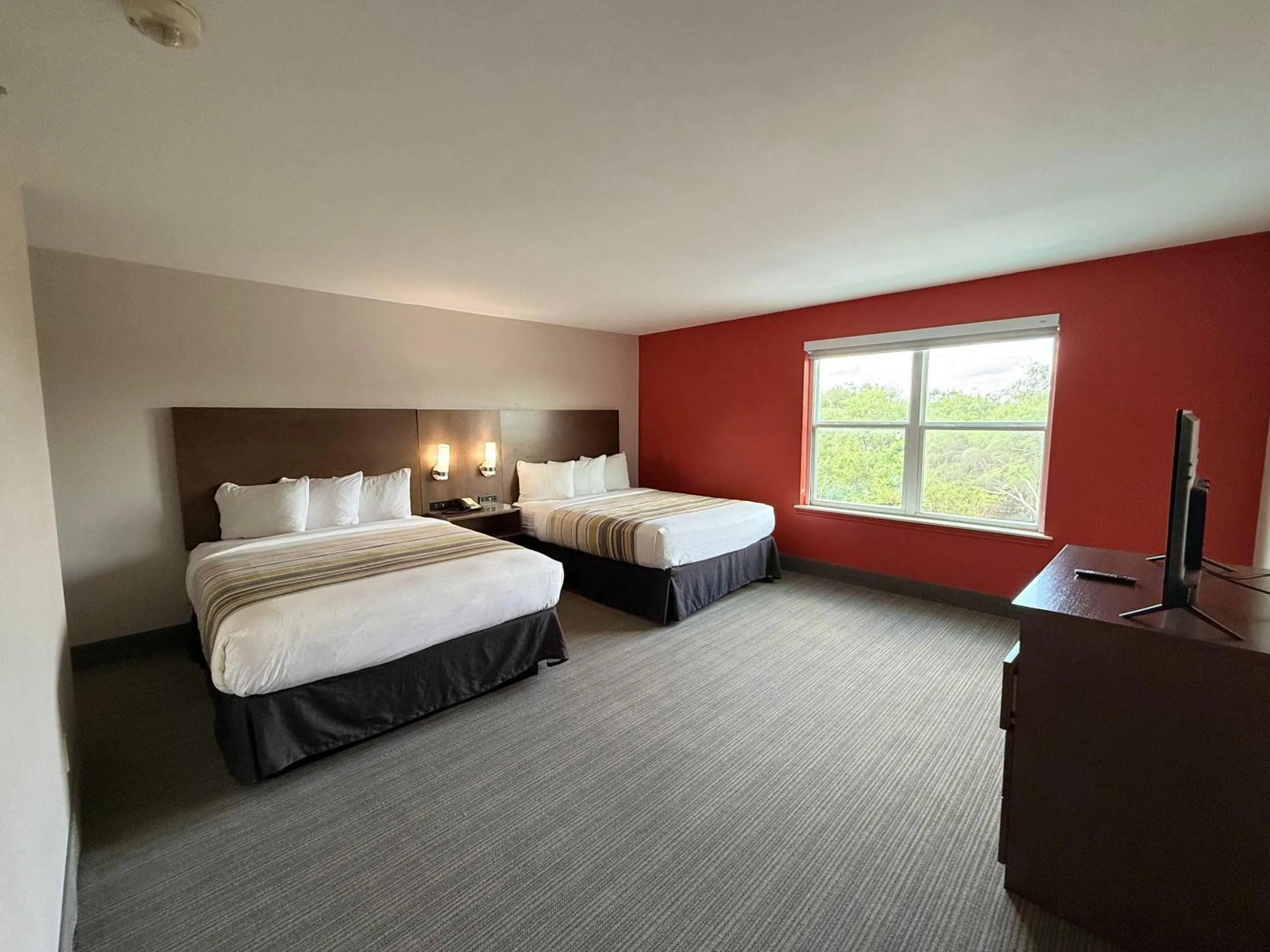 Bedroom, Bed in Country Inn & Suites by Radisson, Harlingen, TX