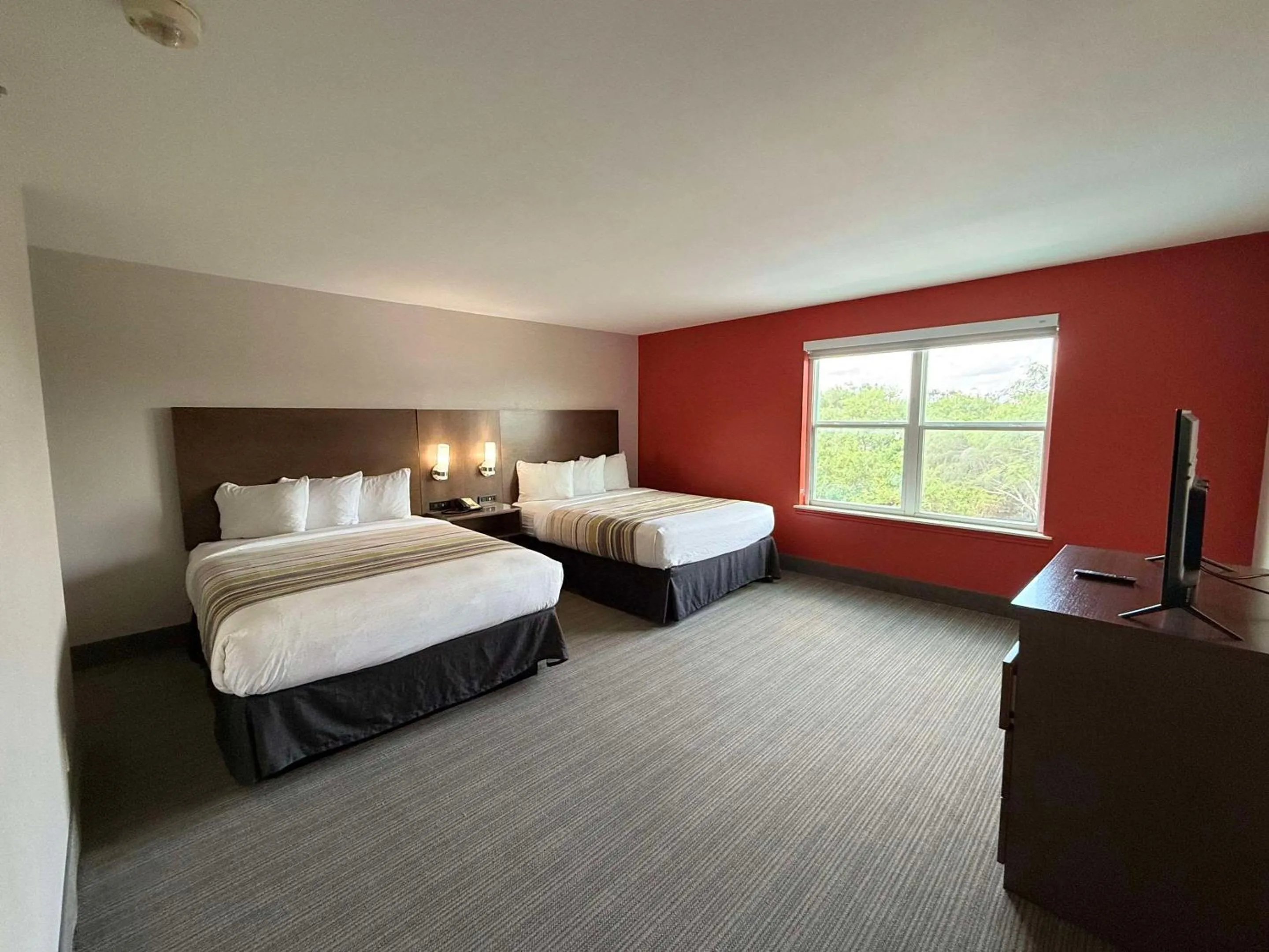 Bedroom, Bed in Country Inn & Suites by Radisson, Harlingen, TX