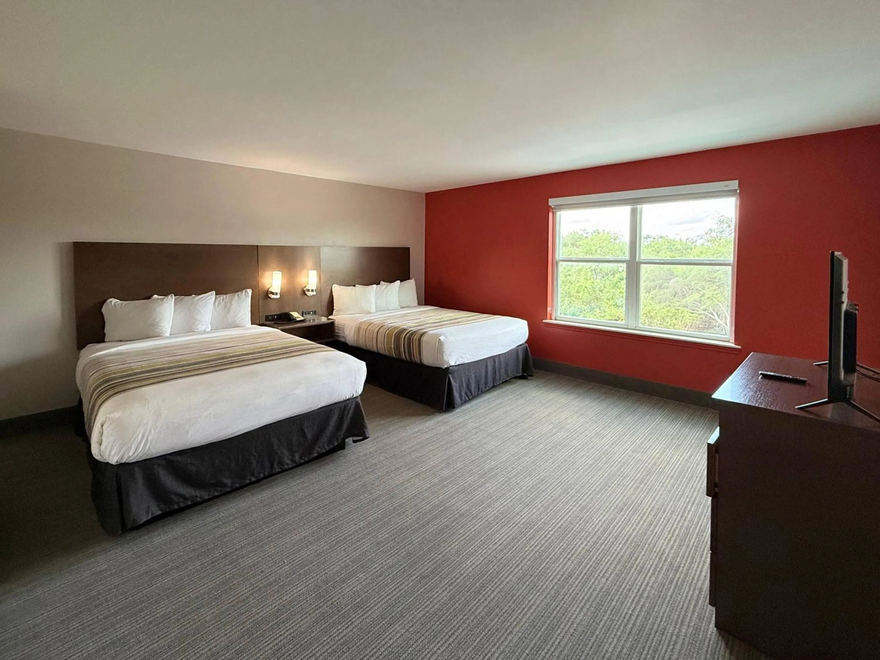 Bedroom, Bed in Country Inn & Suites by Radisson, Harlingen, TX
