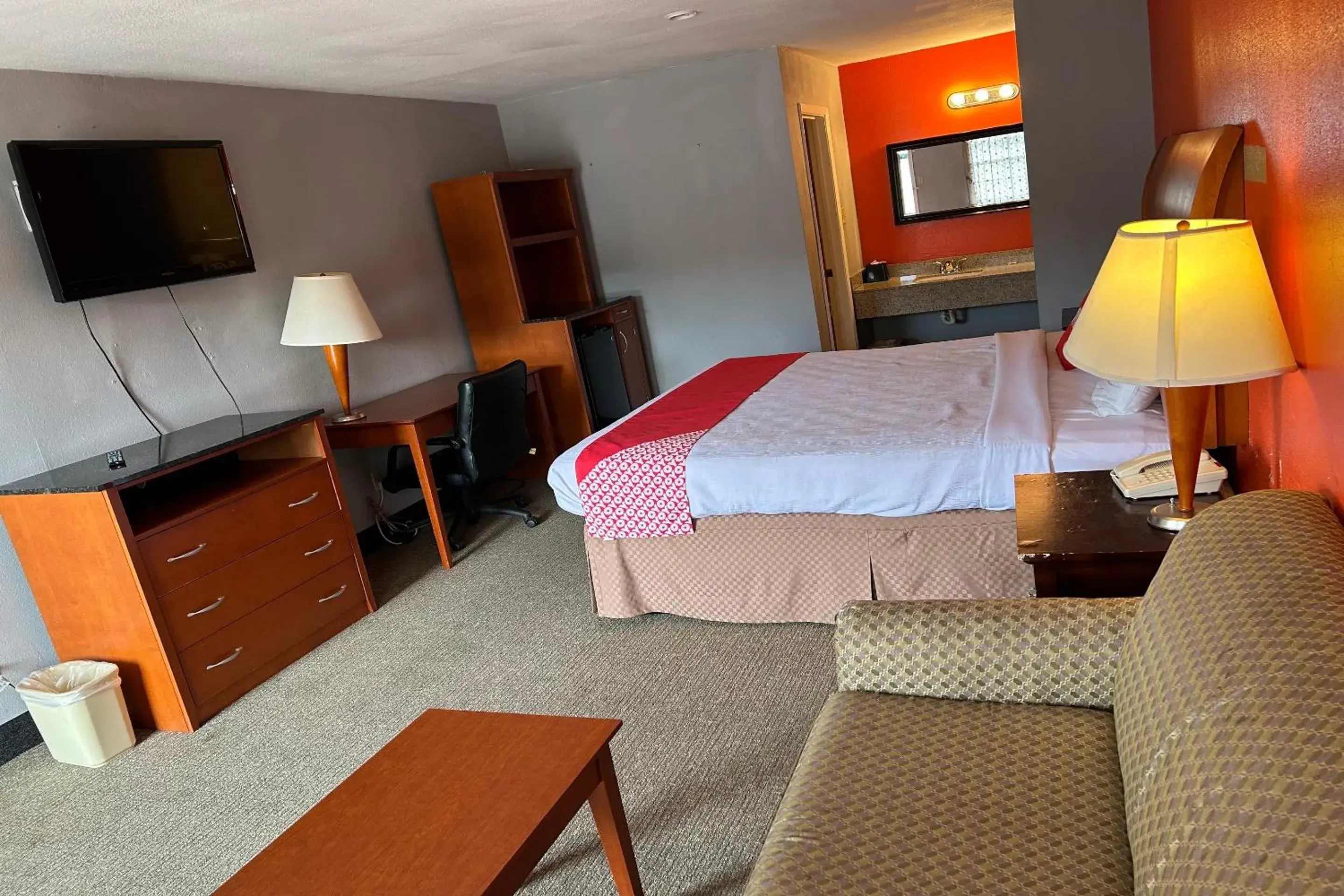 Bedroom, Bed in OYO Hotel Jefferson TX Hwy 59 Bedroom, Bed in OYO Hotel Jefferson TX Hwy 59