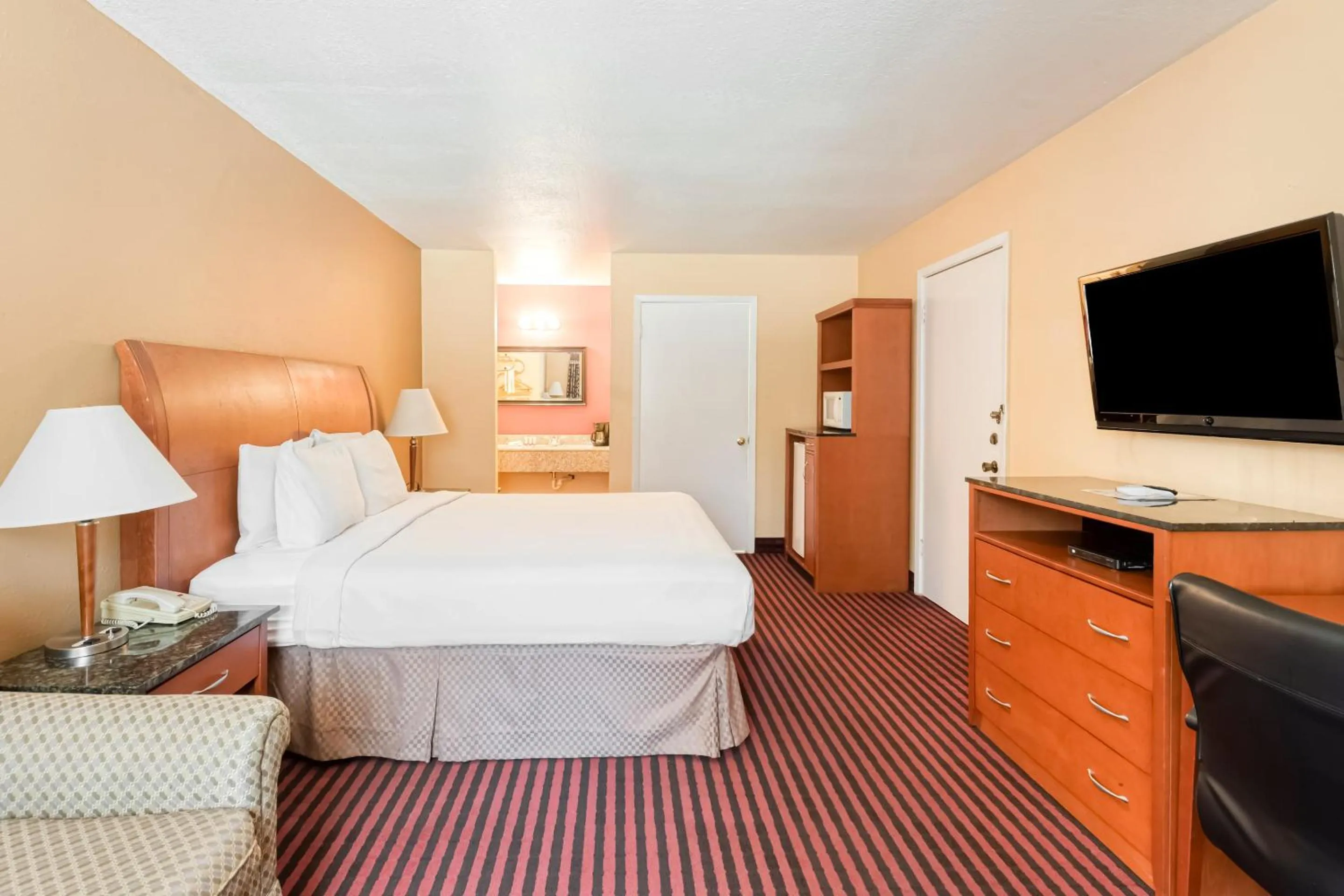 Bedroom, Bed in OYO Hotel Jefferson TX Hwy 59