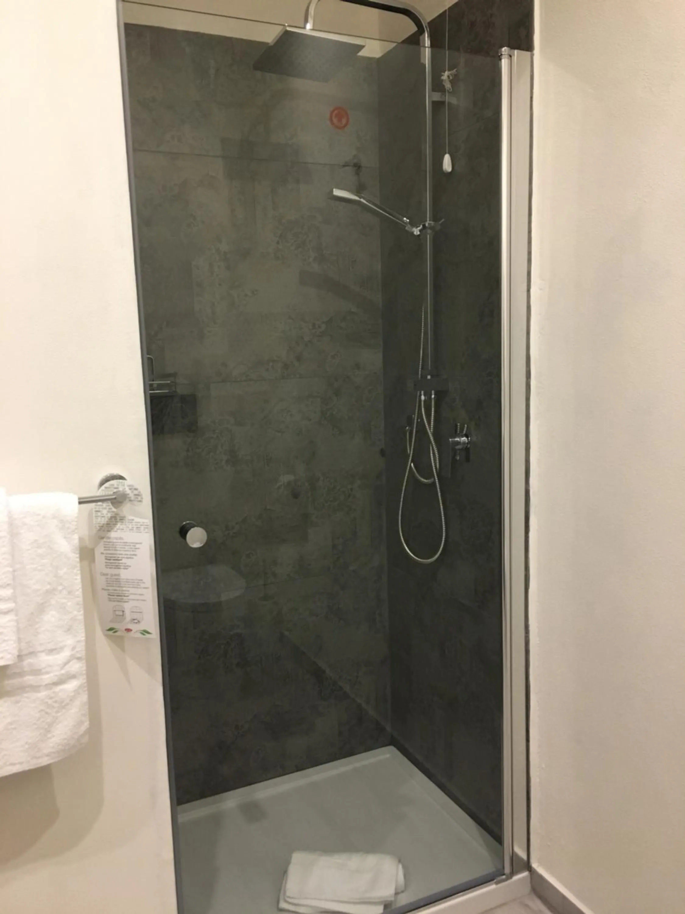 Shower in Dimora Conte