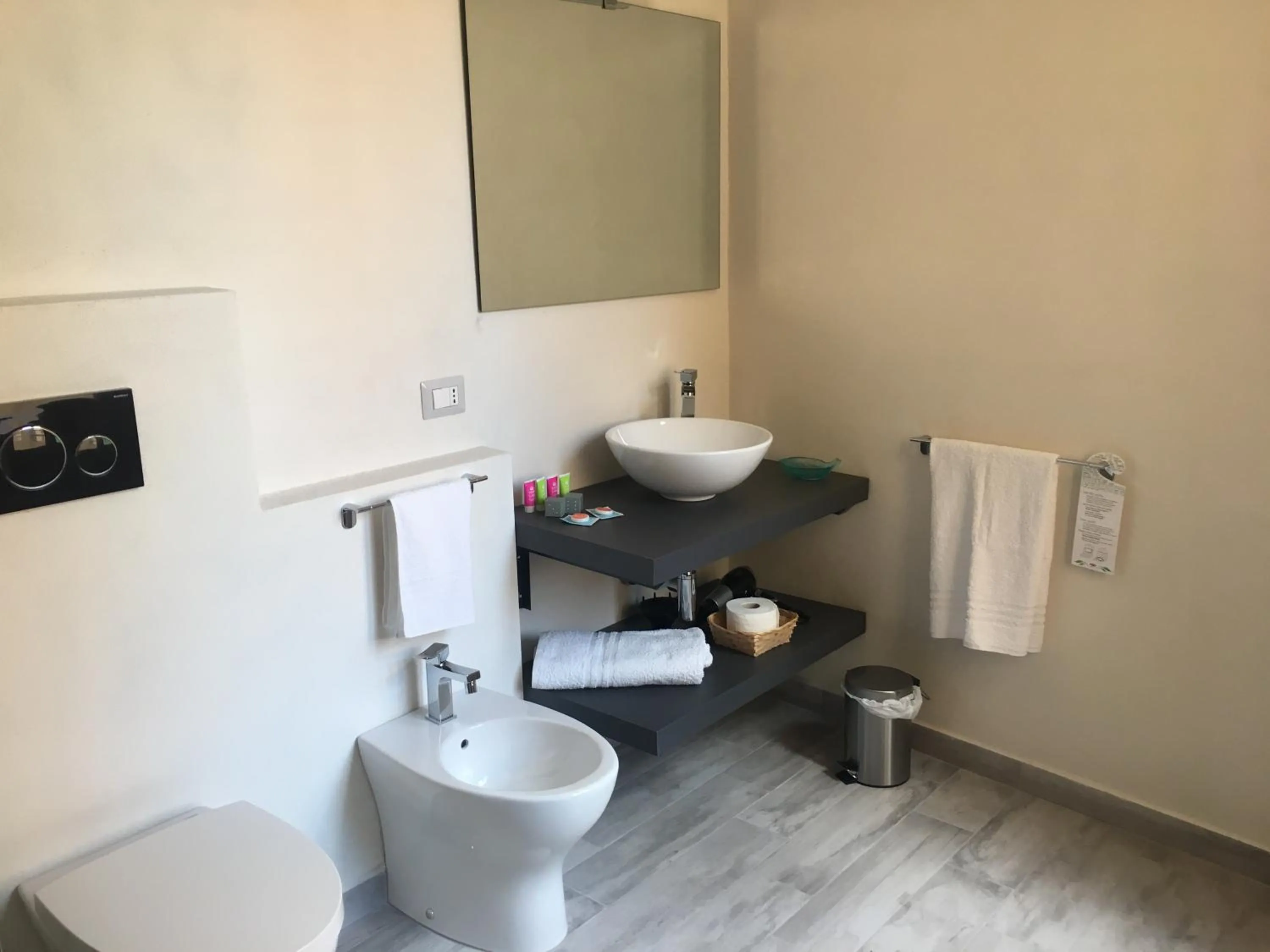 Shower in Dimora Conte