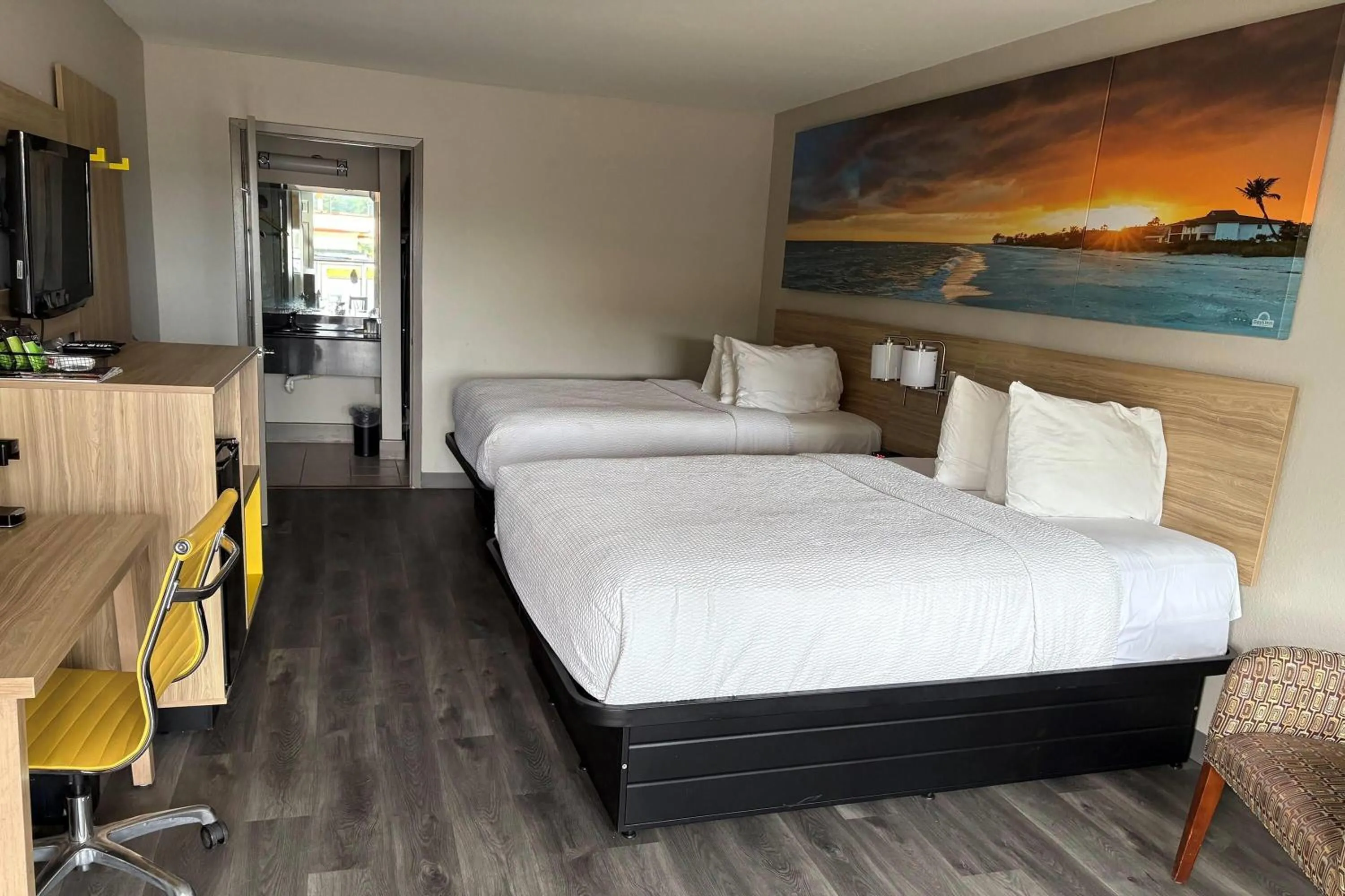 Photo of the whole room, Bed in Days Inn by Wyndham Natchitoches