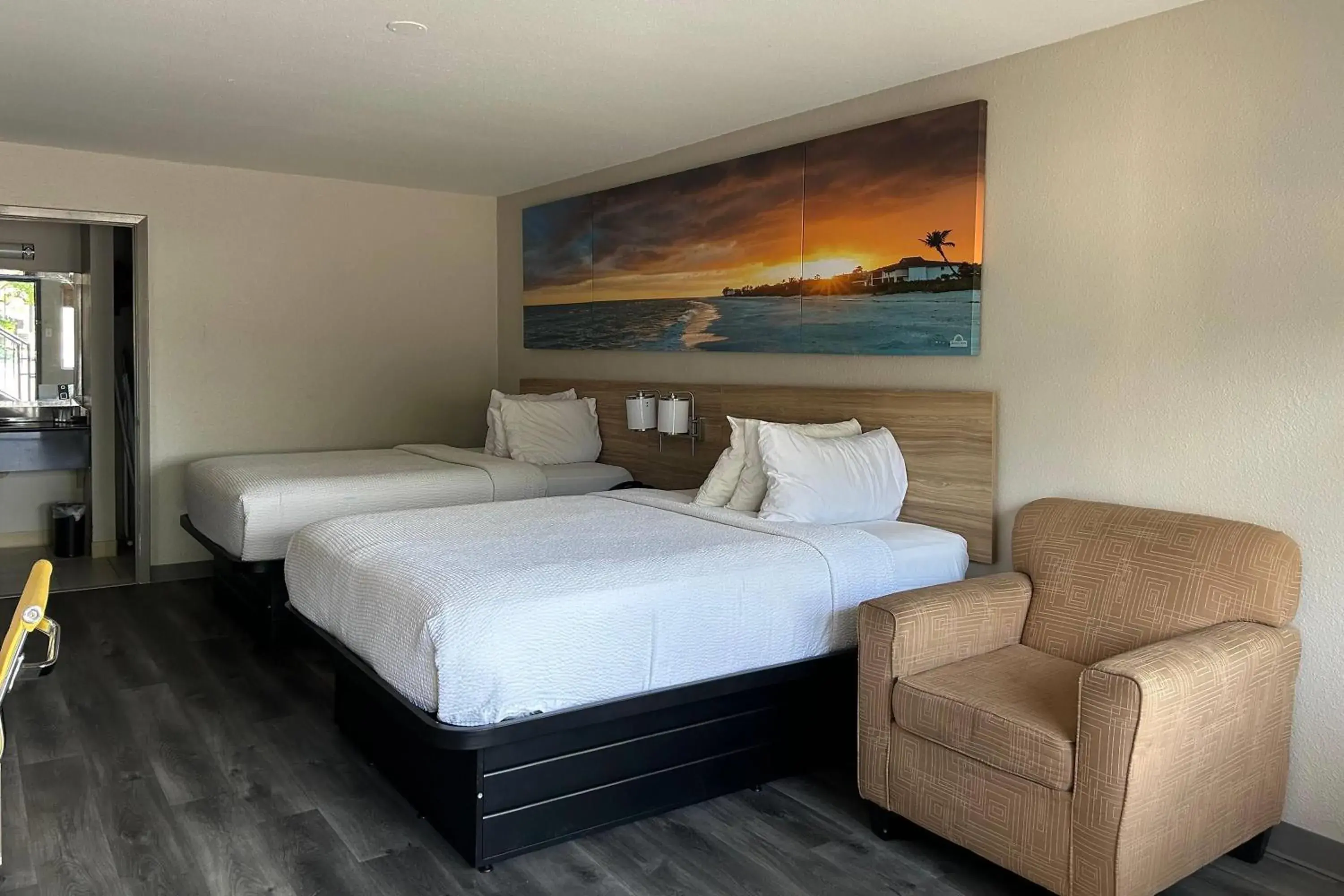 Photo of the whole room, Bed in Days Inn by Wyndham Natchitoches Photo of the whole room, Bed in Days Inn by Wyndham Natchitoches