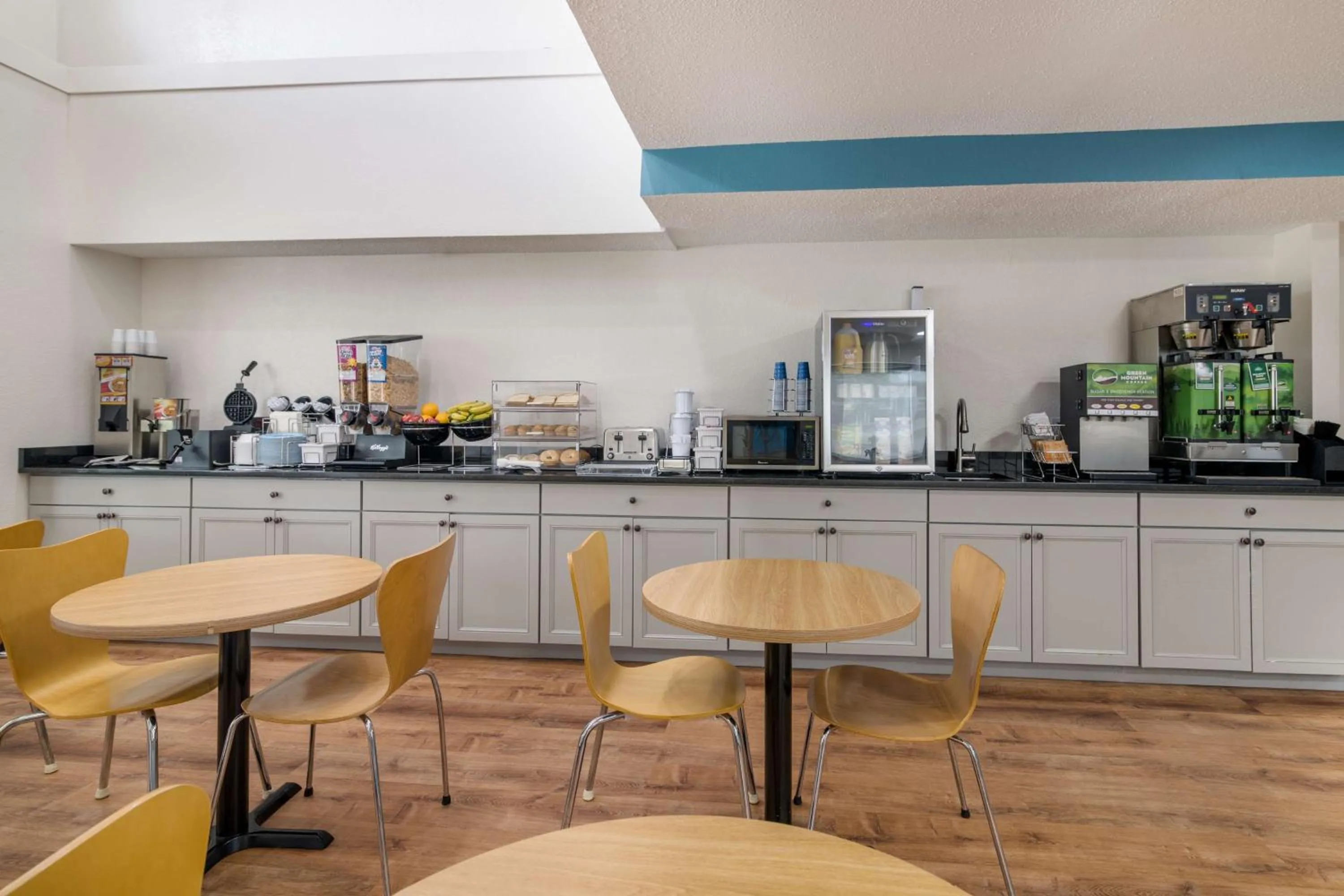 Breakfast in SureStay Hotel by Best Western Lewiston