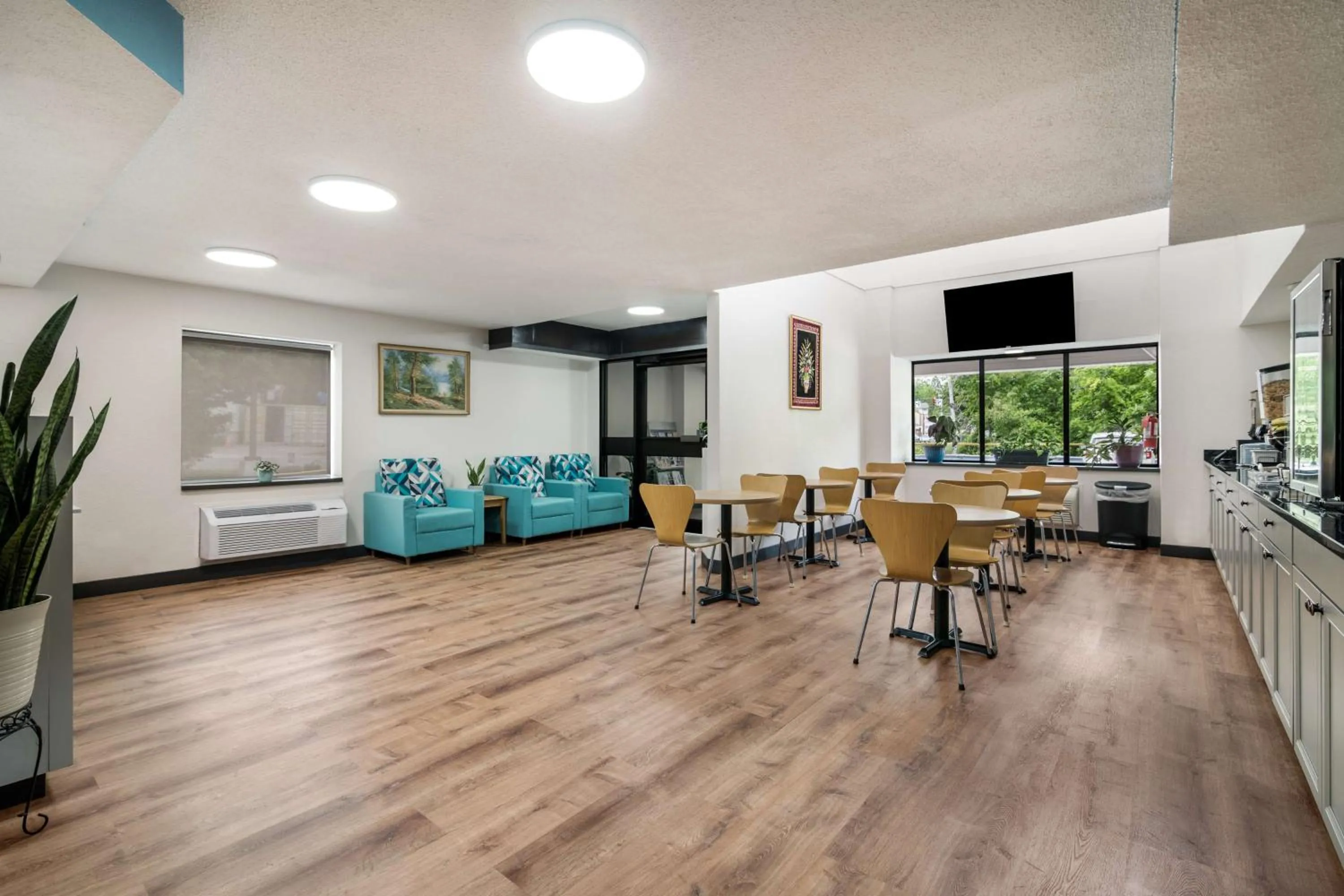 Breakfast in SureStay Hotel by Best Western Lewiston