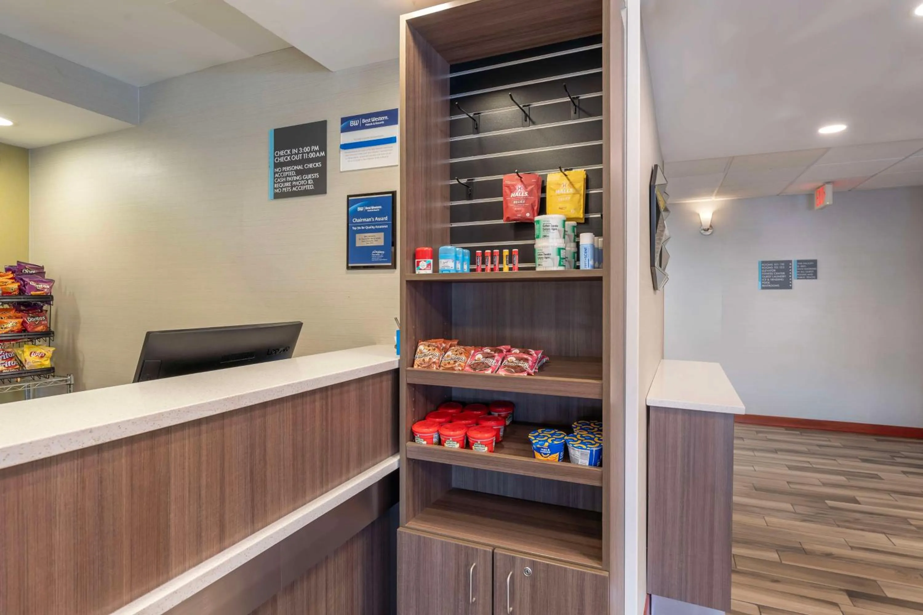 Property building in Best Western St. Clairsville Inn & Suites