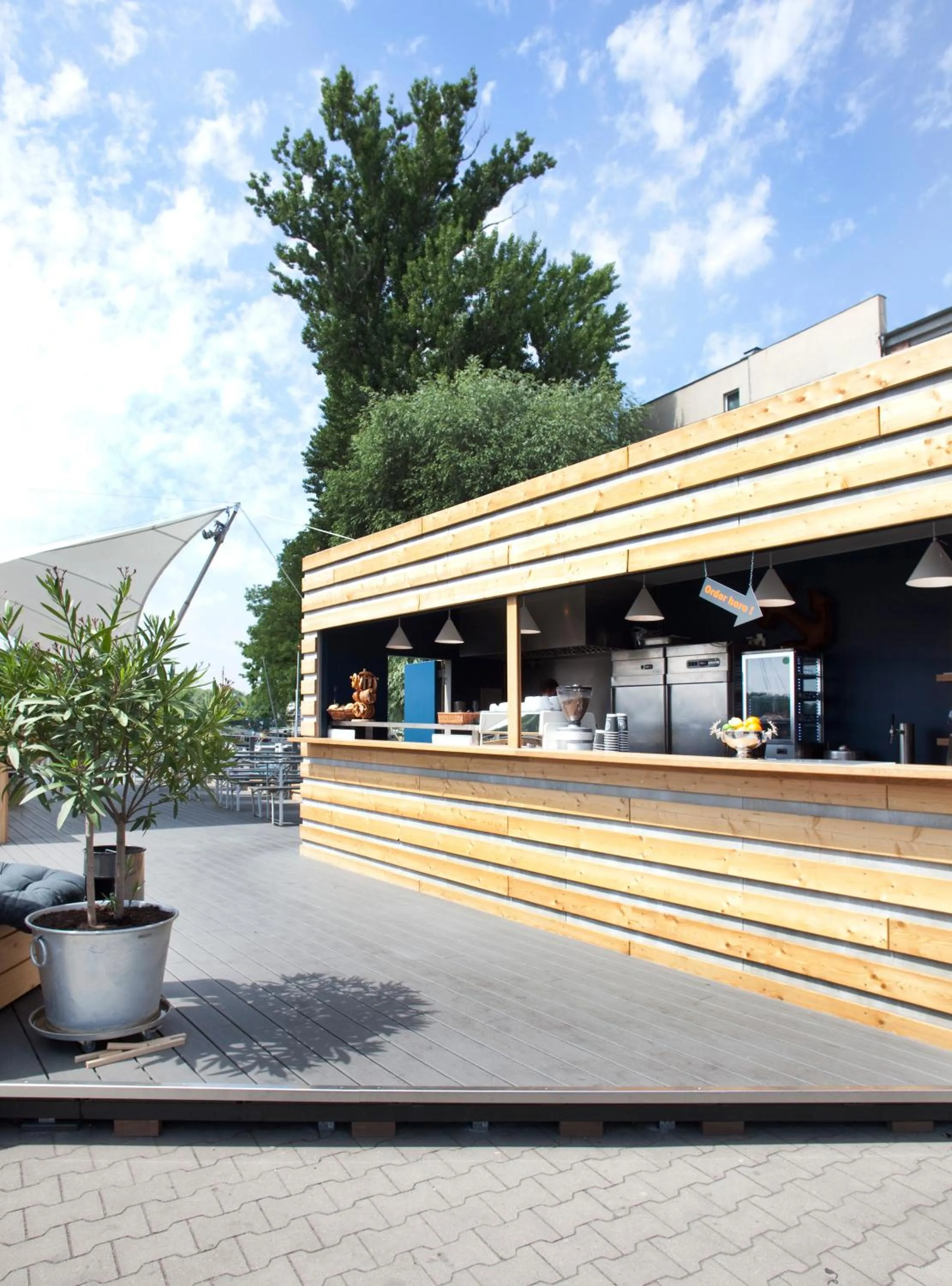 Restaurant/places to eat in Spreeapartment MARA