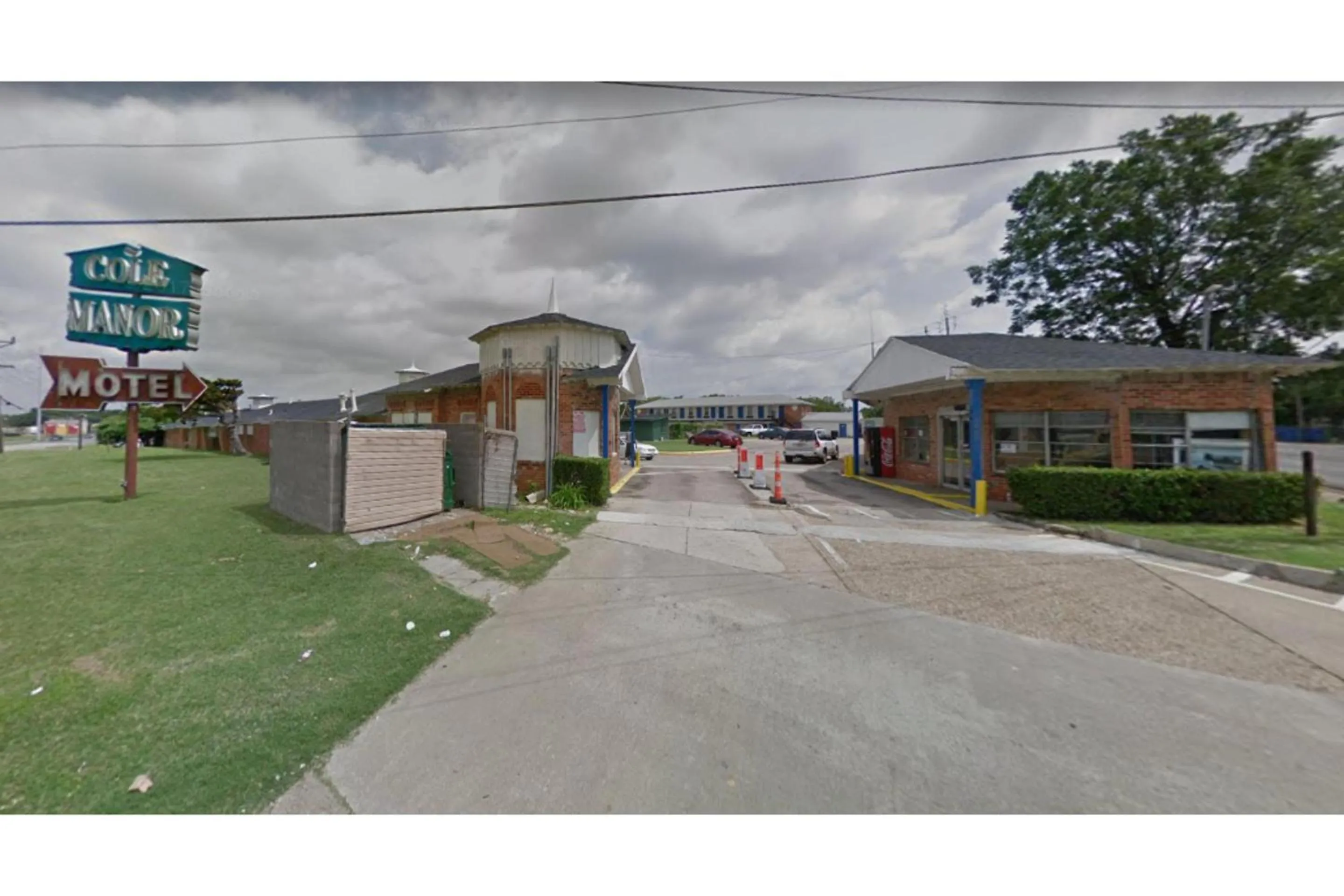 Cole Manor Motel By OYO Love Field Market Center