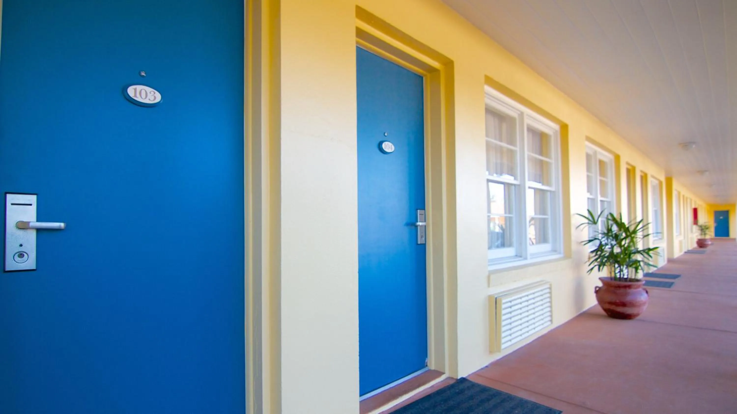 Facade/entrance in Edgewater Inn - St. Augustine
