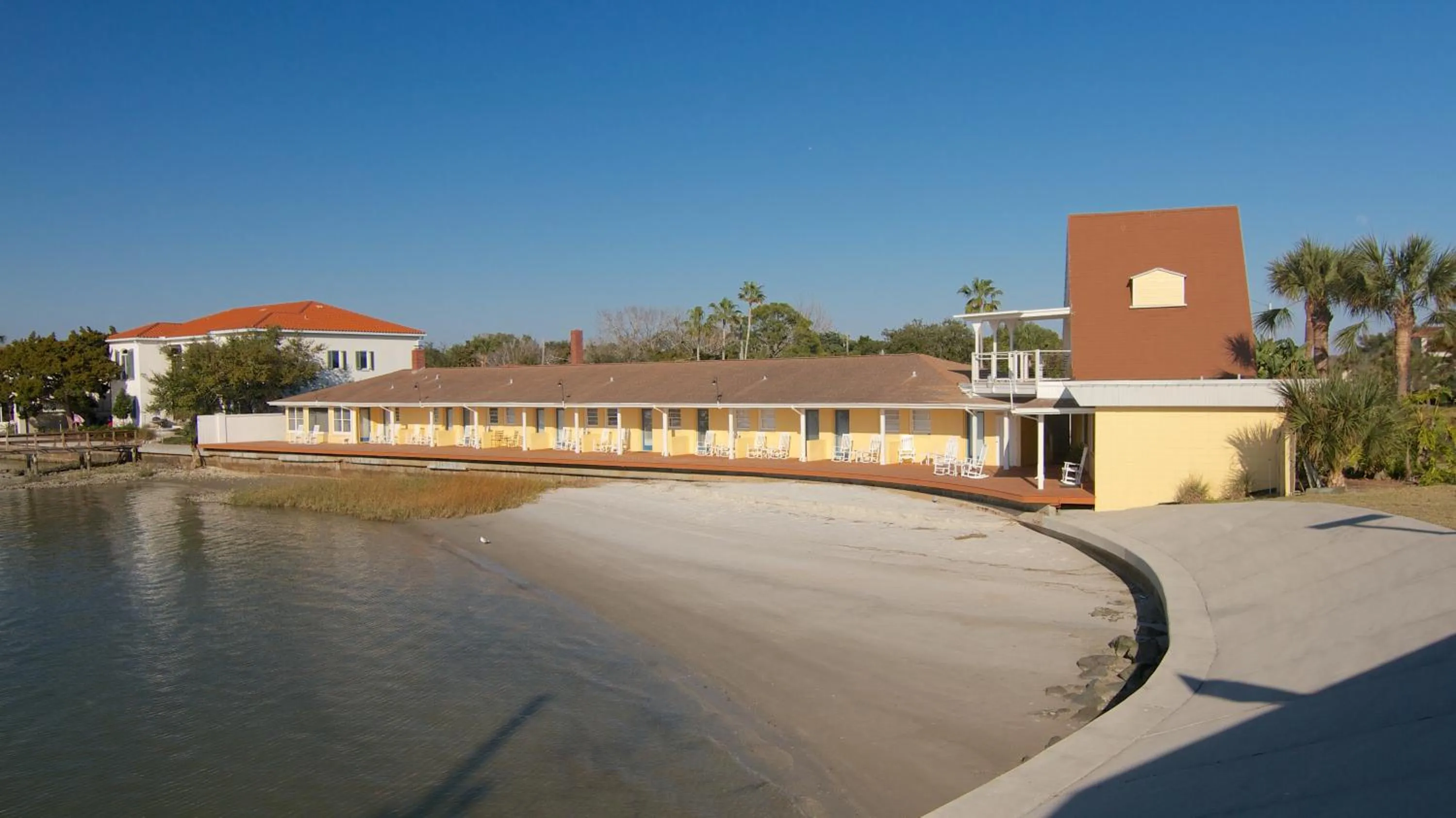 Facade/entrance in Edgewater Inn - St. Augustine