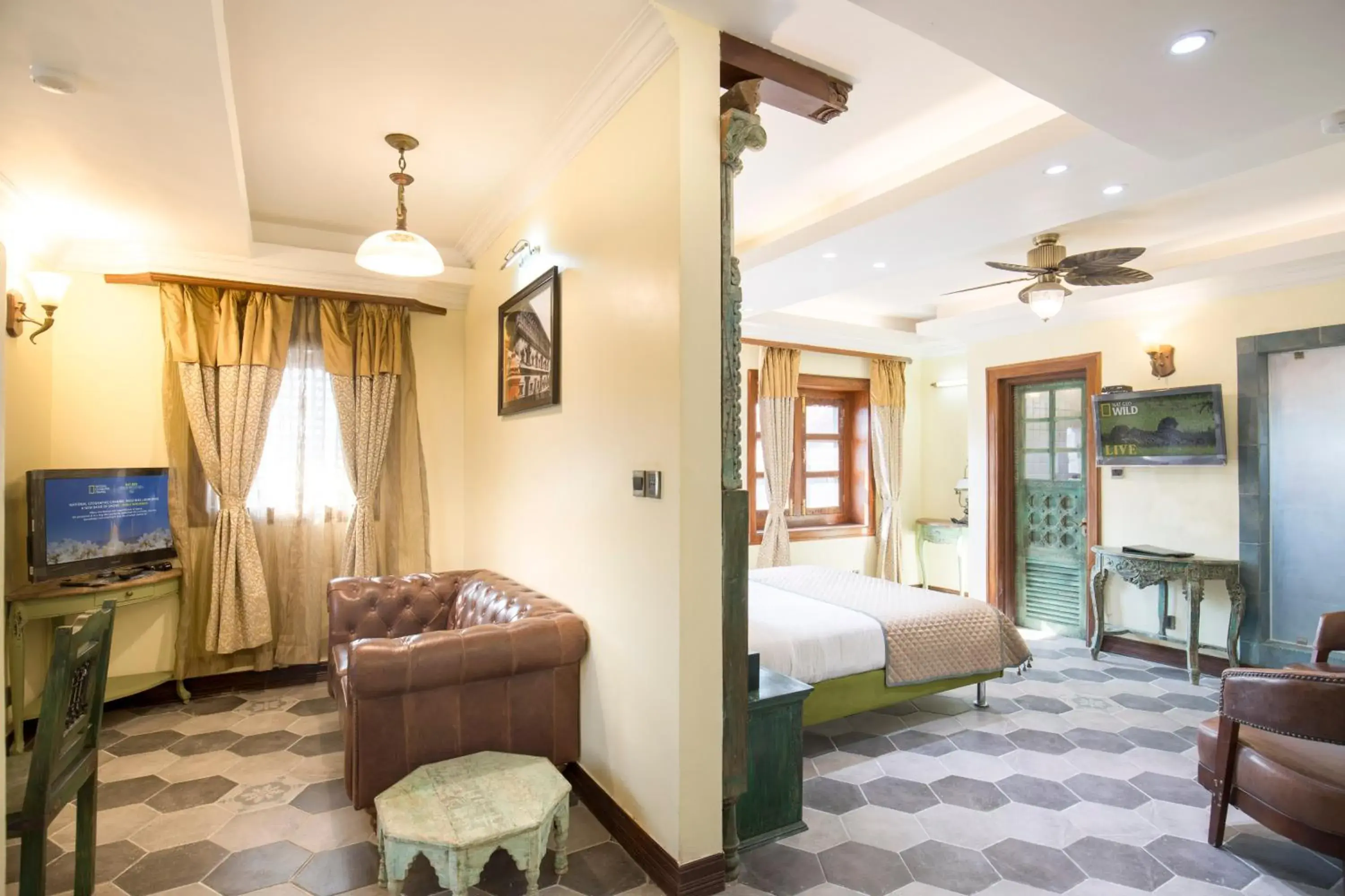 Deluxe King Suite in Heritage Hotel Suites and Spa Deluxe King Suite in Heritage Hotel Suites and Spa