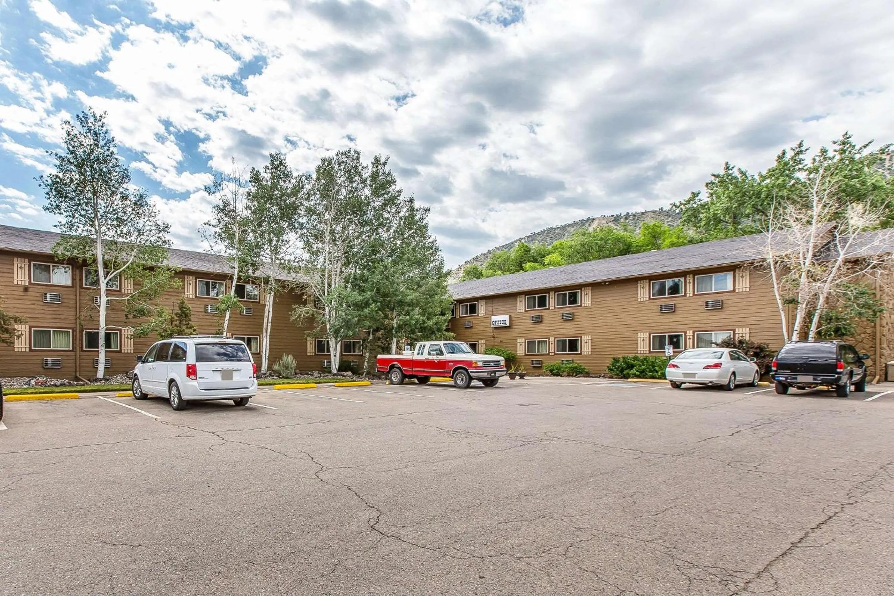 Property building in Rodeway Inn Rifle