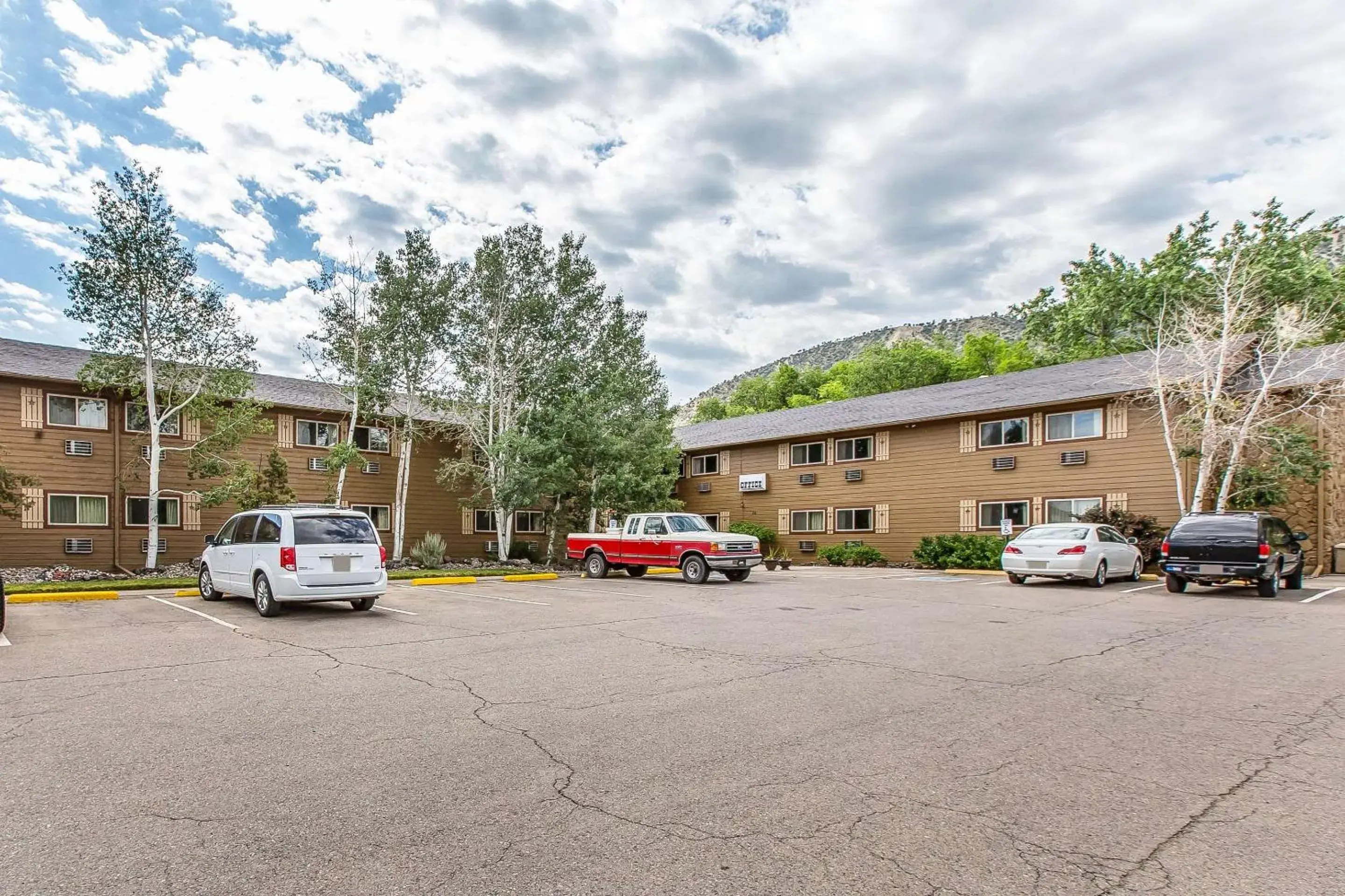 Property building in Rodeway Inn Property building in Rodeway Inn