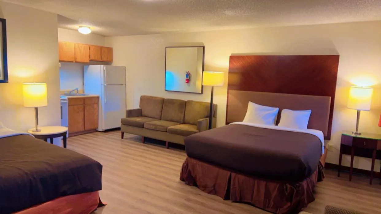 Bed in Rodeway Inn Rifle