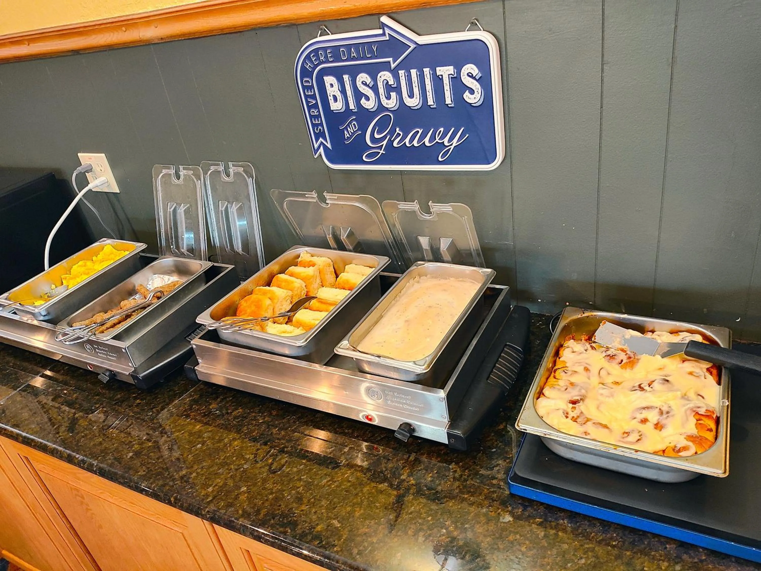 Breakfast in The Lodge at Russell - Russell Inn