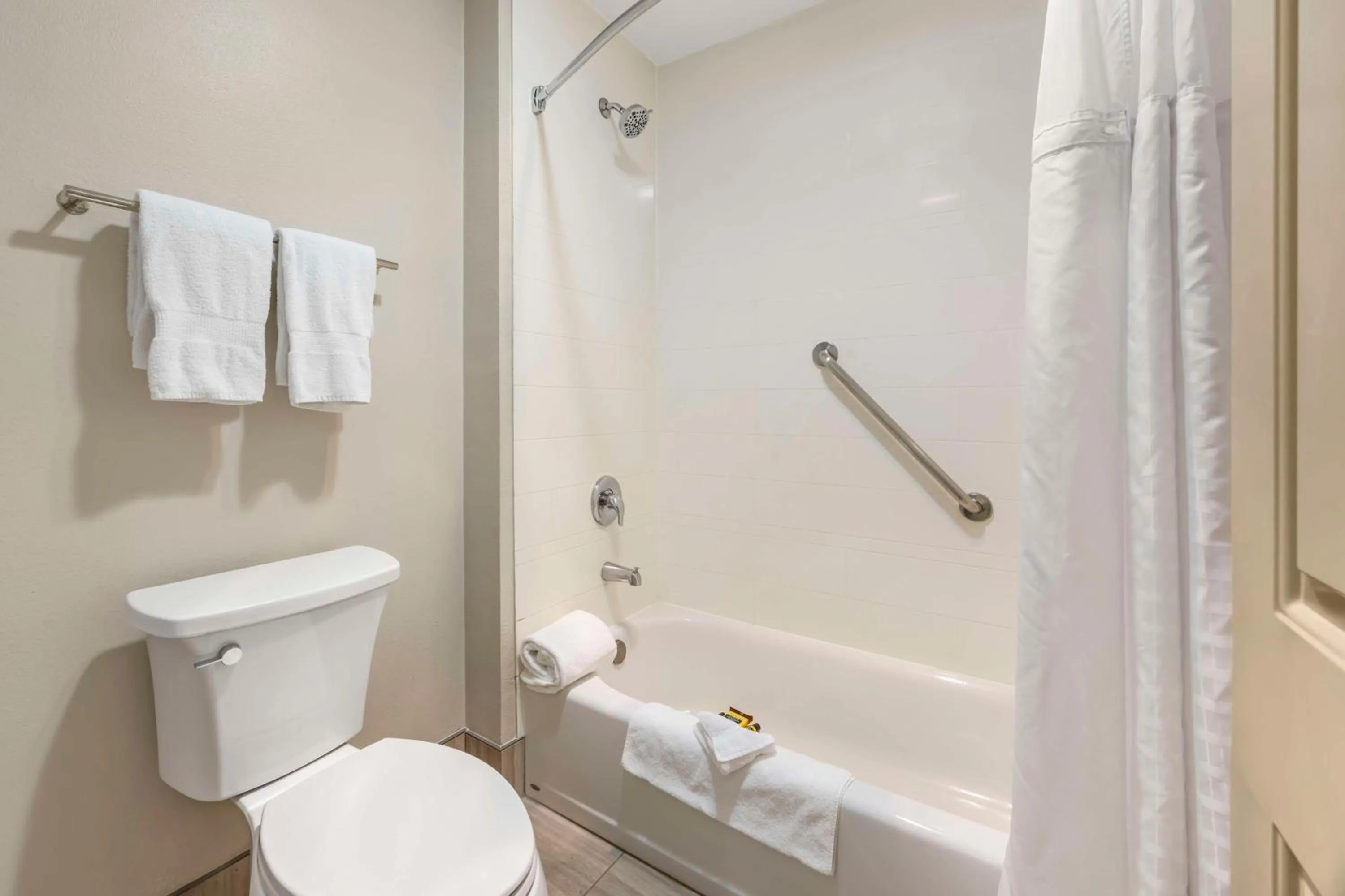 Bathroom in Best Western Plus Grand Manor Inn