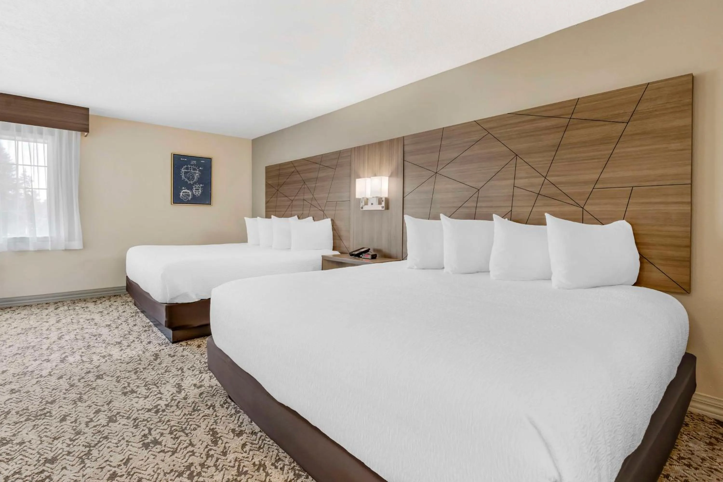 Bedroom, Bed in Best Western Plus Grand Manor Inn