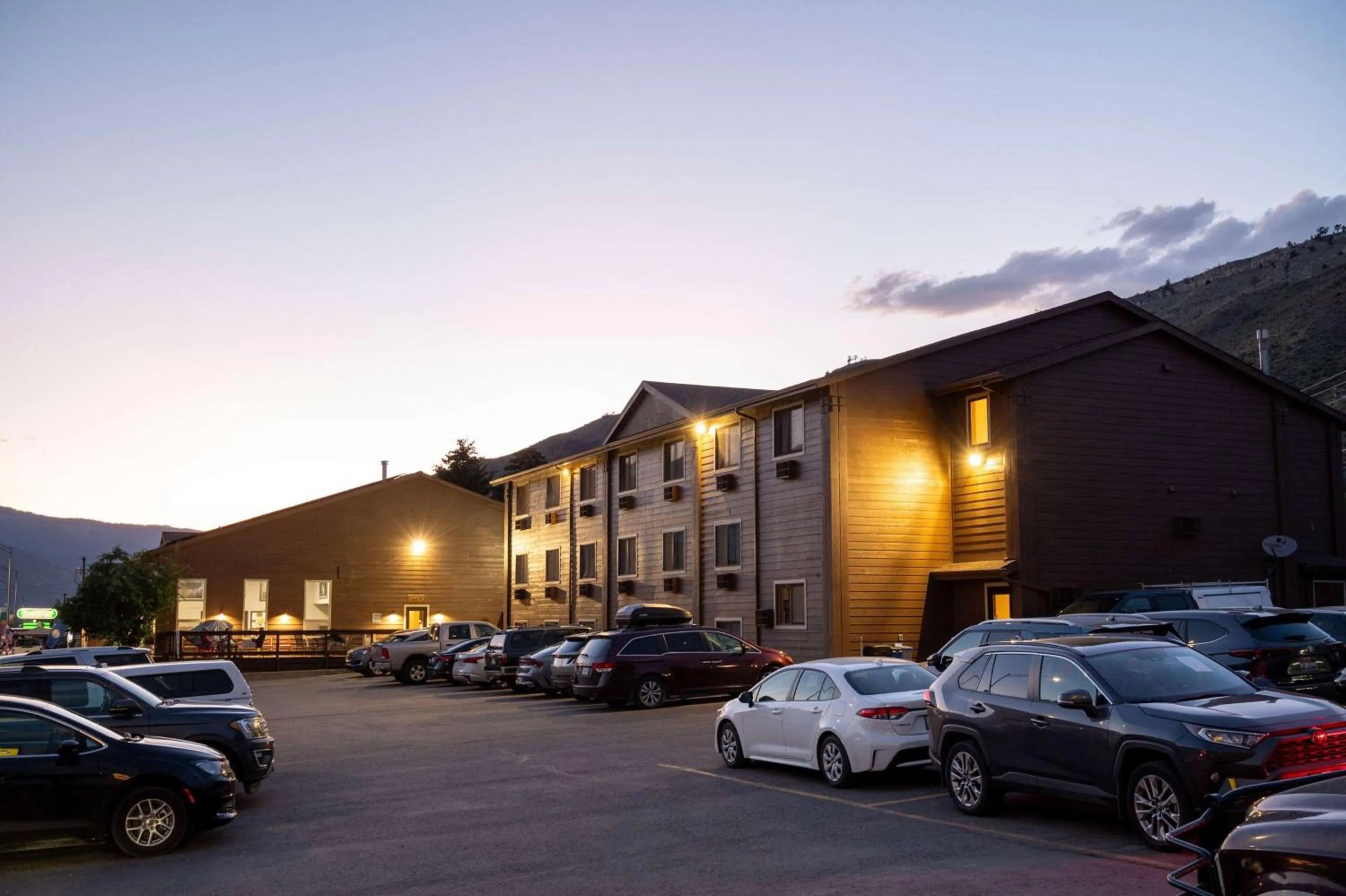 Property building in Super 8 by Wyndham Gardiner/Yellowstone Park Area