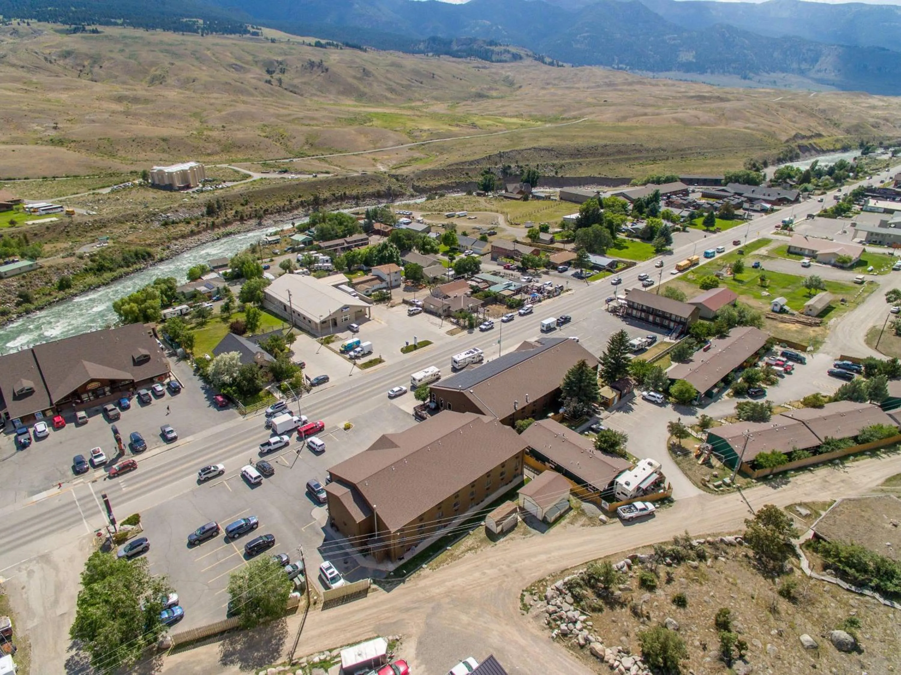 Property building in Super 8 by Wyndham Gardiner/Yellowstone Park Area